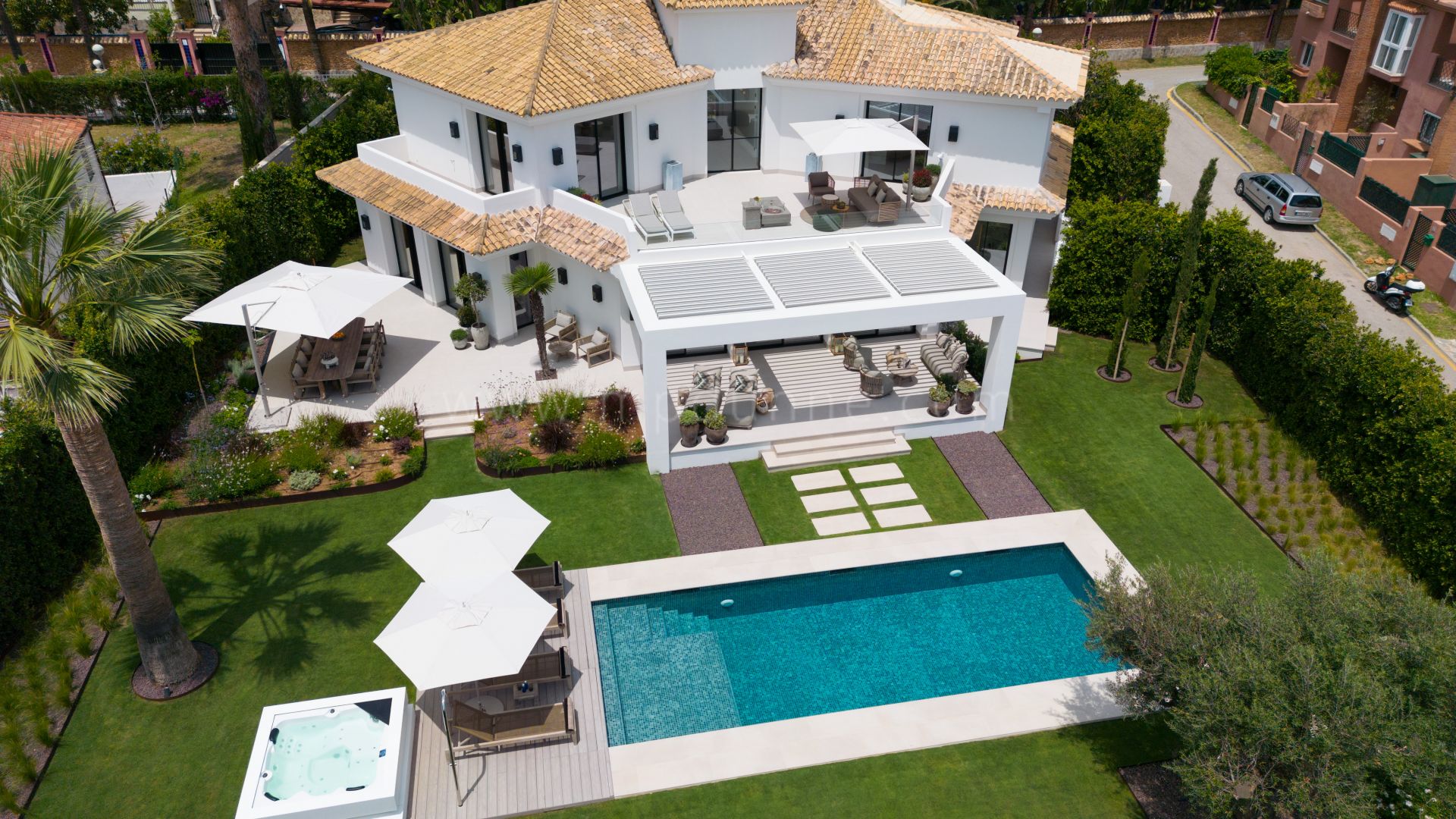 Villa Matilda - Villa remise à neuf sur la plage de Los Monteros, Marbella