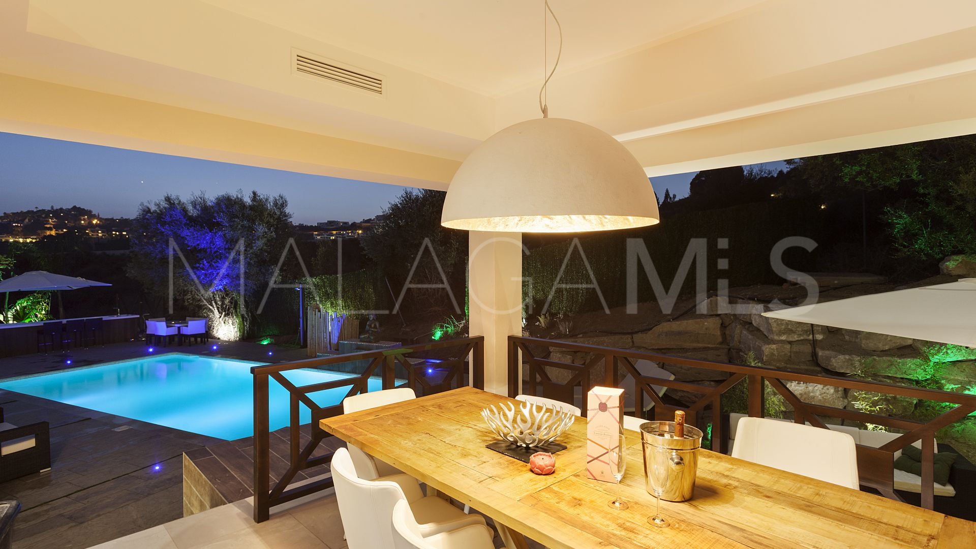 Villa for sale in Haza del Conde