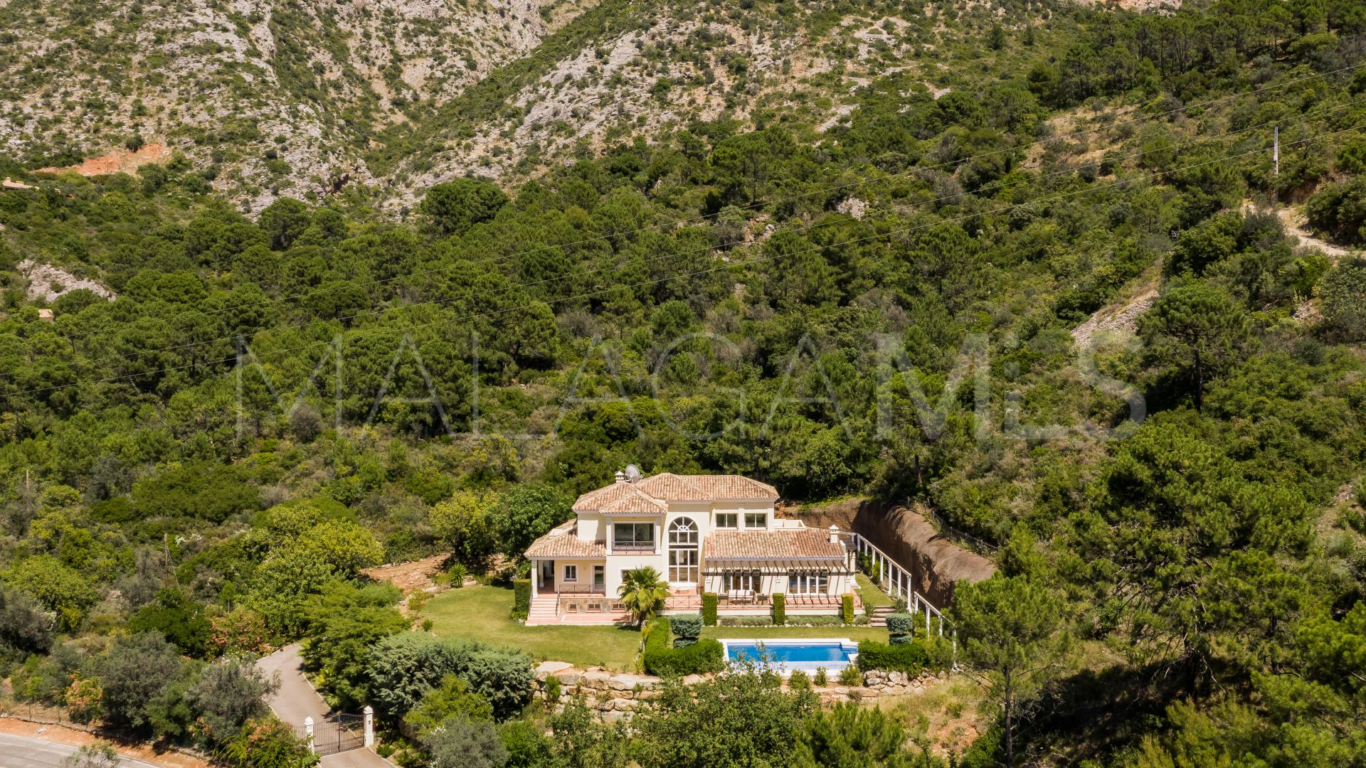 For sale villa in Istan