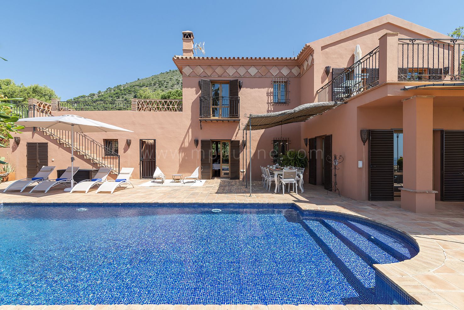 Villa de estilo andaluz con vistas al mar en Buena Vista, Mijas