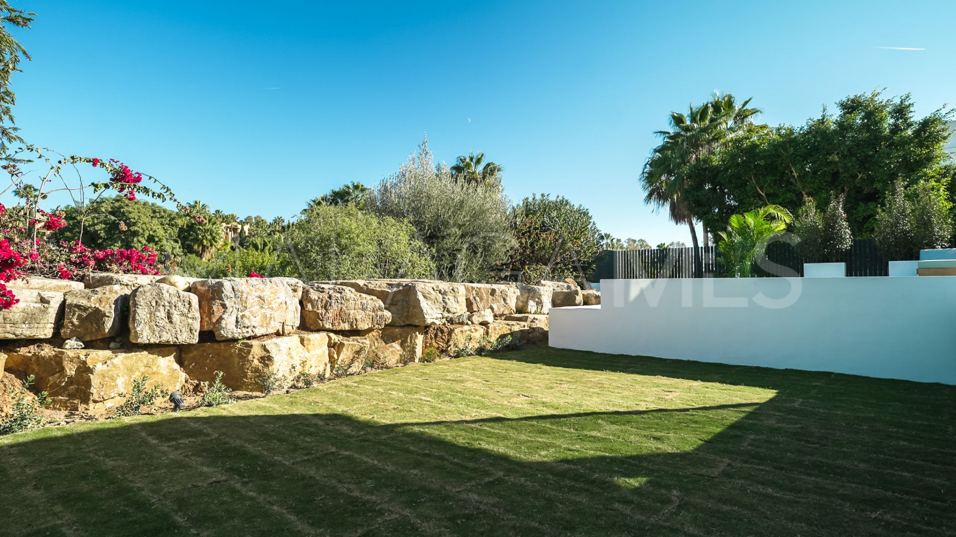 Buy villa in El Campanario