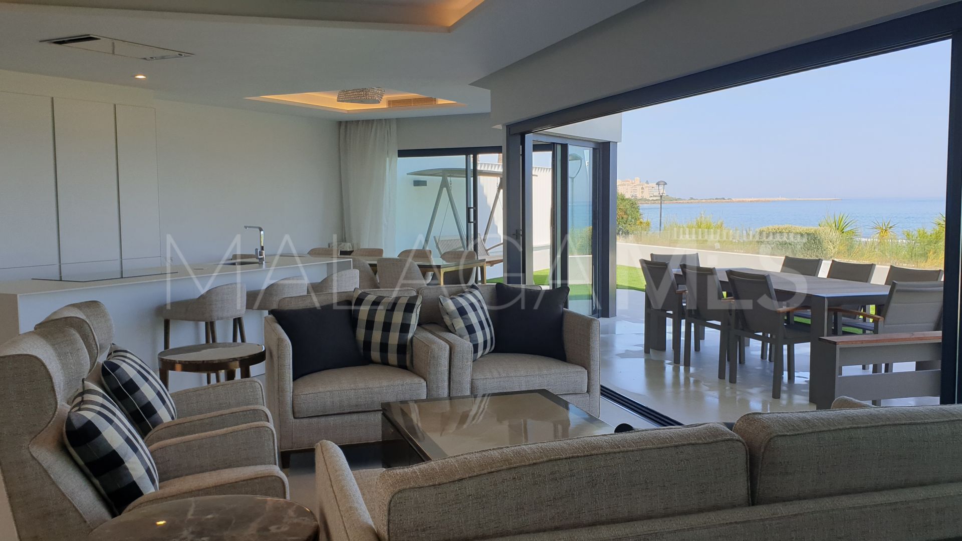 For sale town house with 3 bedrooms in Estepona