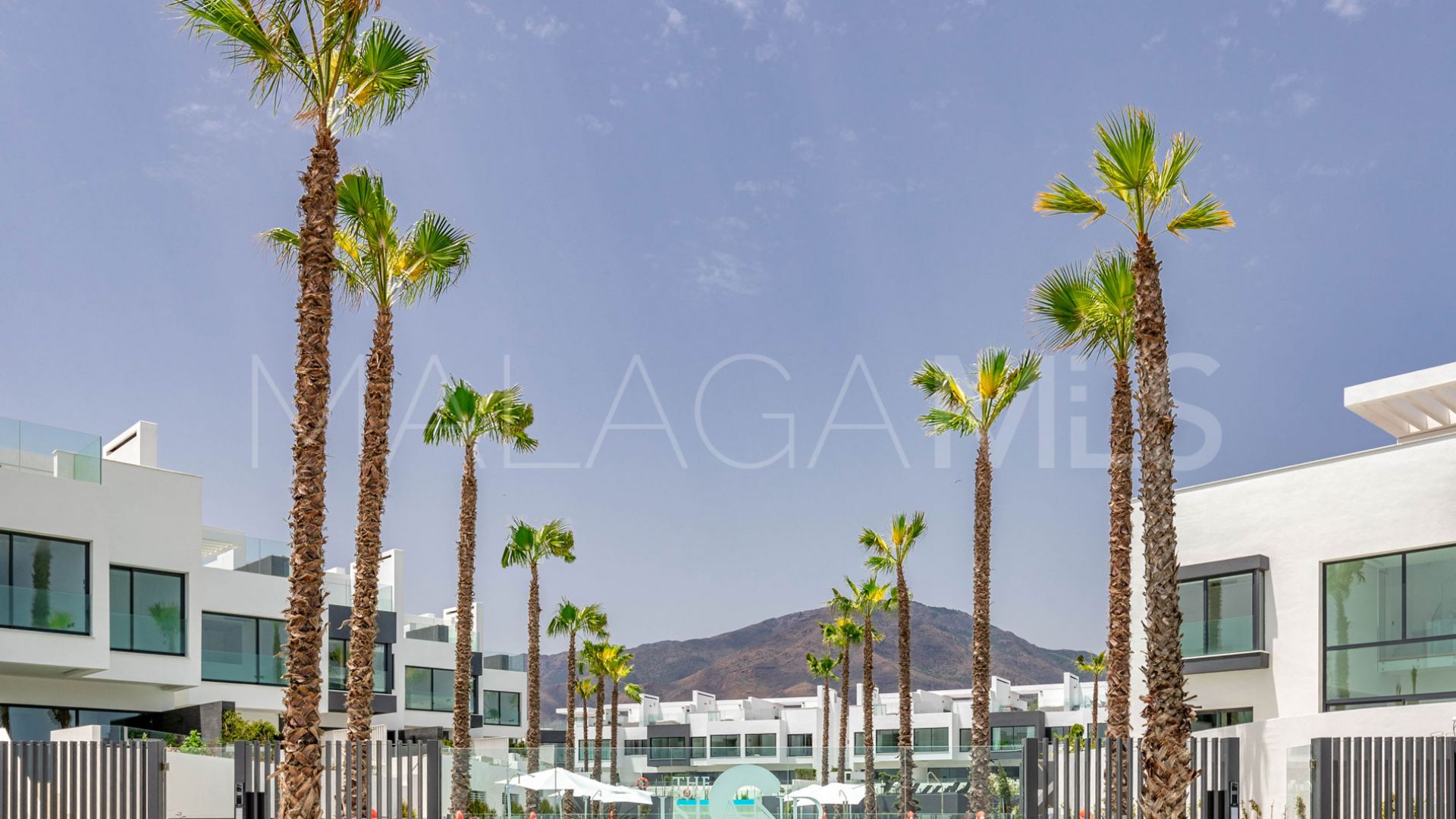 For sale town house with 3 bedrooms in Estepona