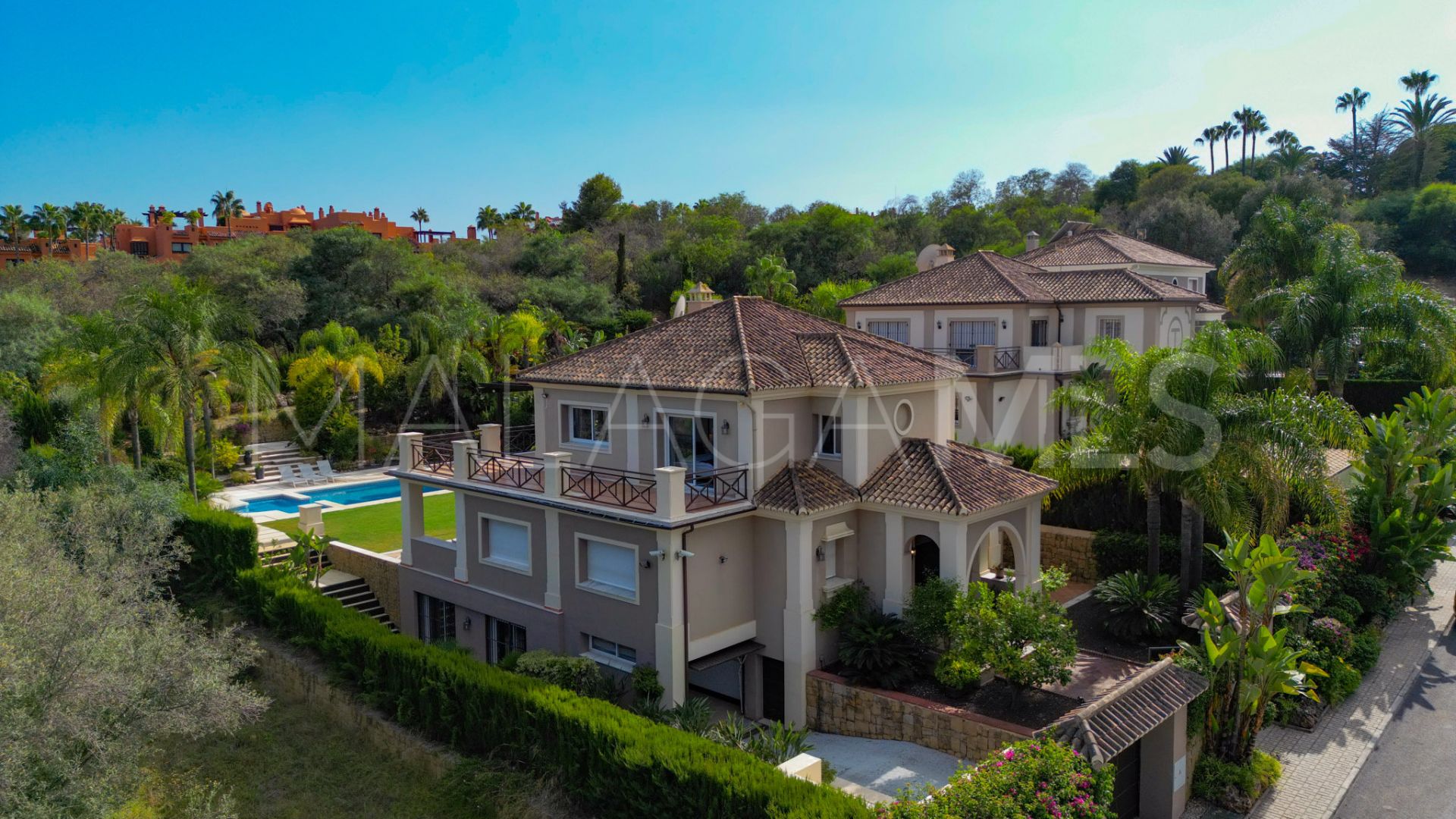 Buy Atalaya de Rio Verde 6 bedrooms villa