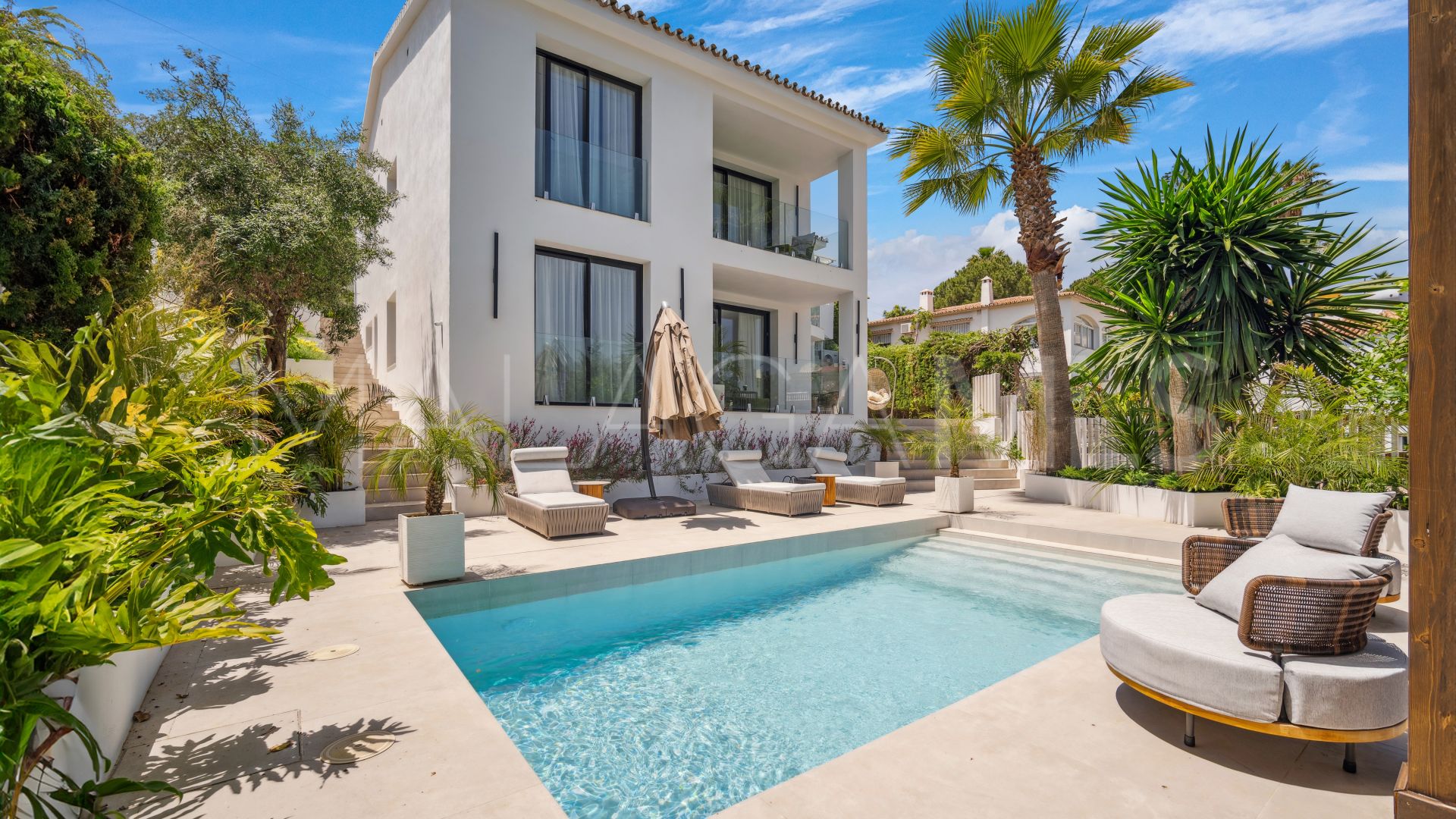 Villa for sale in Marbella City