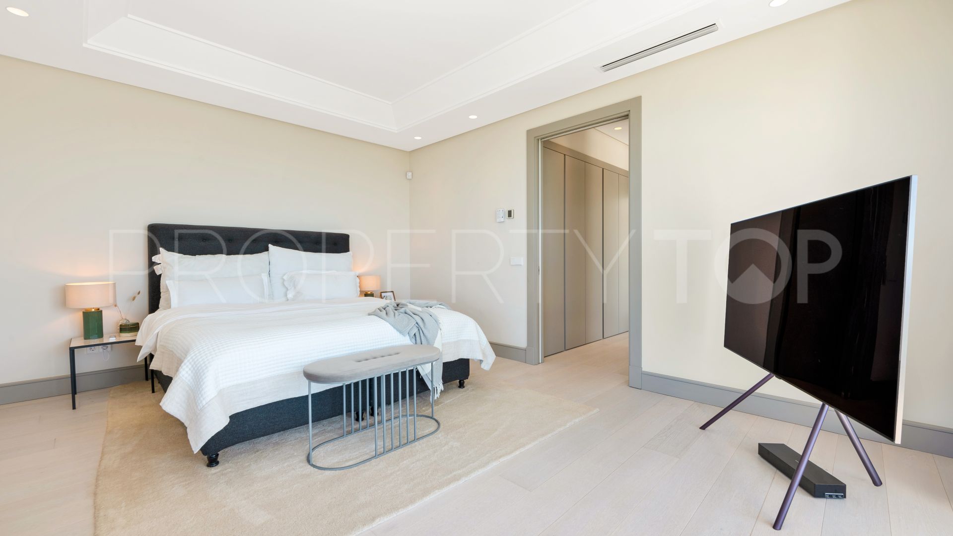 5 bedrooms Paraiso Alto villa for sale