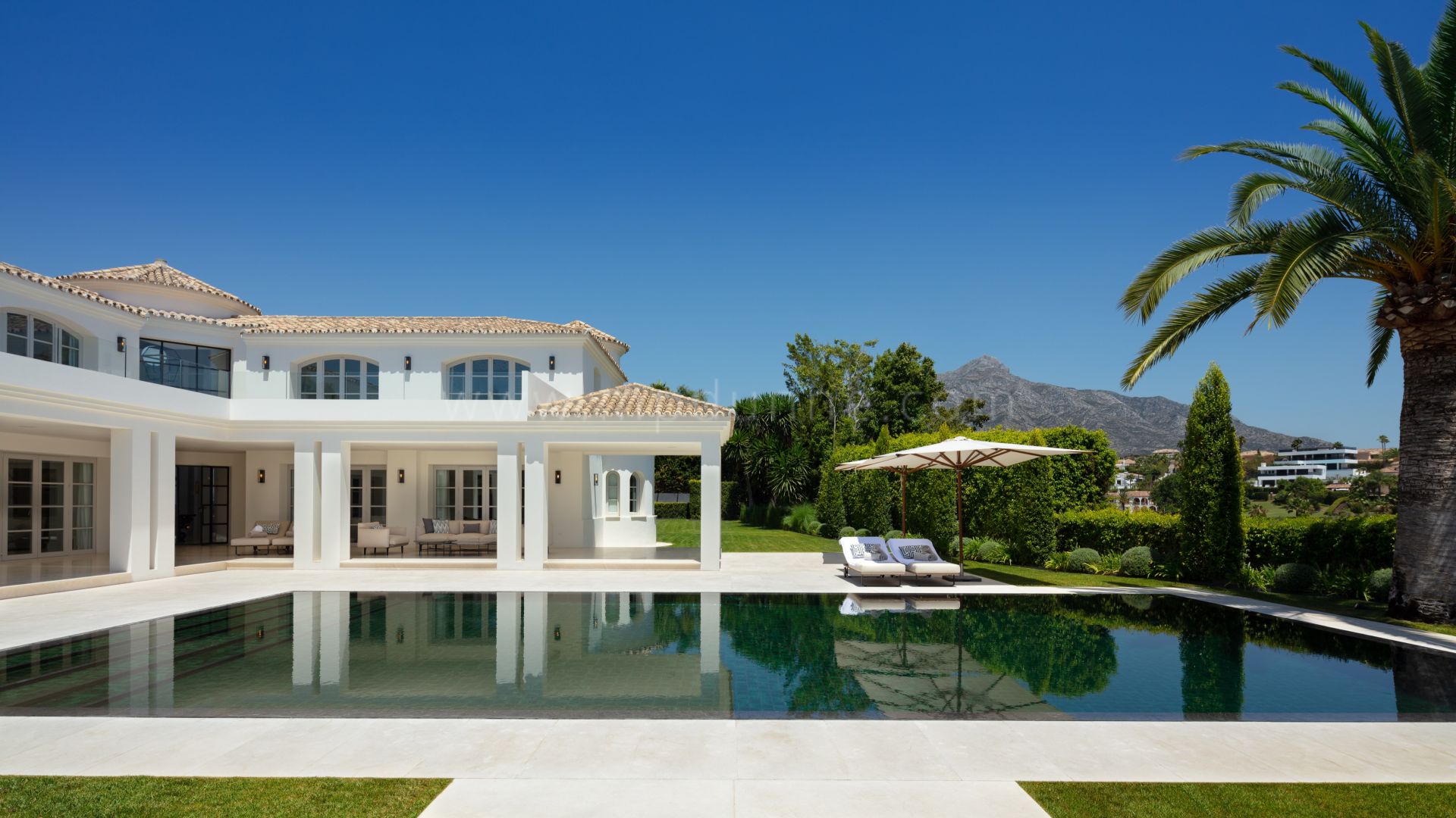 Front Line Golf Luxury Villa for Sale in Nueva Andalucía Marbella