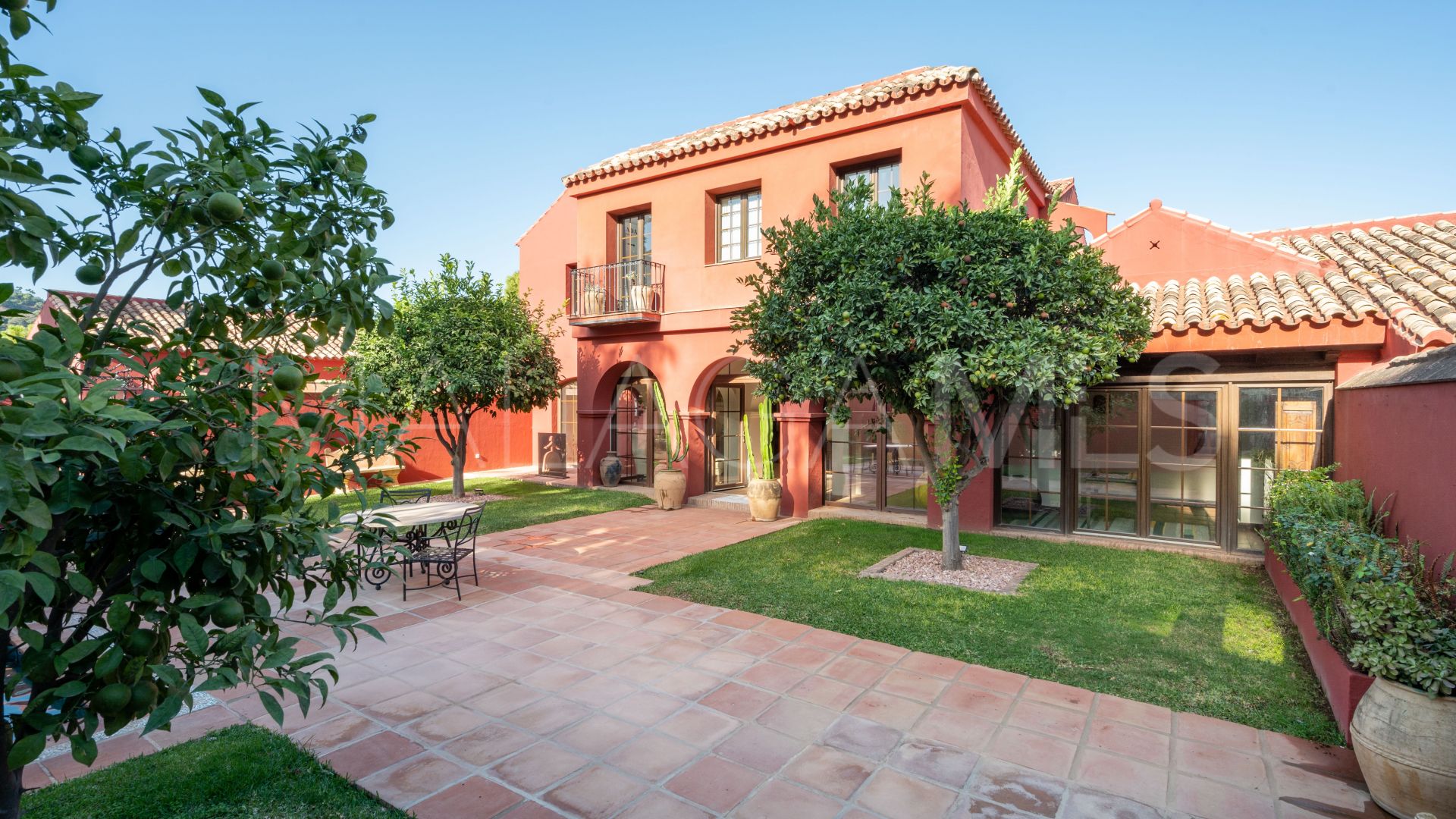 Villa for sale in El Madroñal