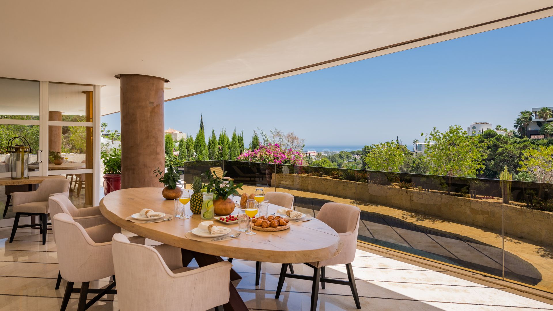 Besondere Designvilla in La Quinta mit Panoramablick