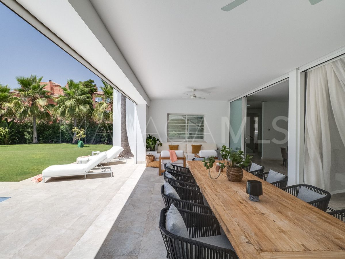 Villa for sale in Guadalmina Baja de 4 bedrooms