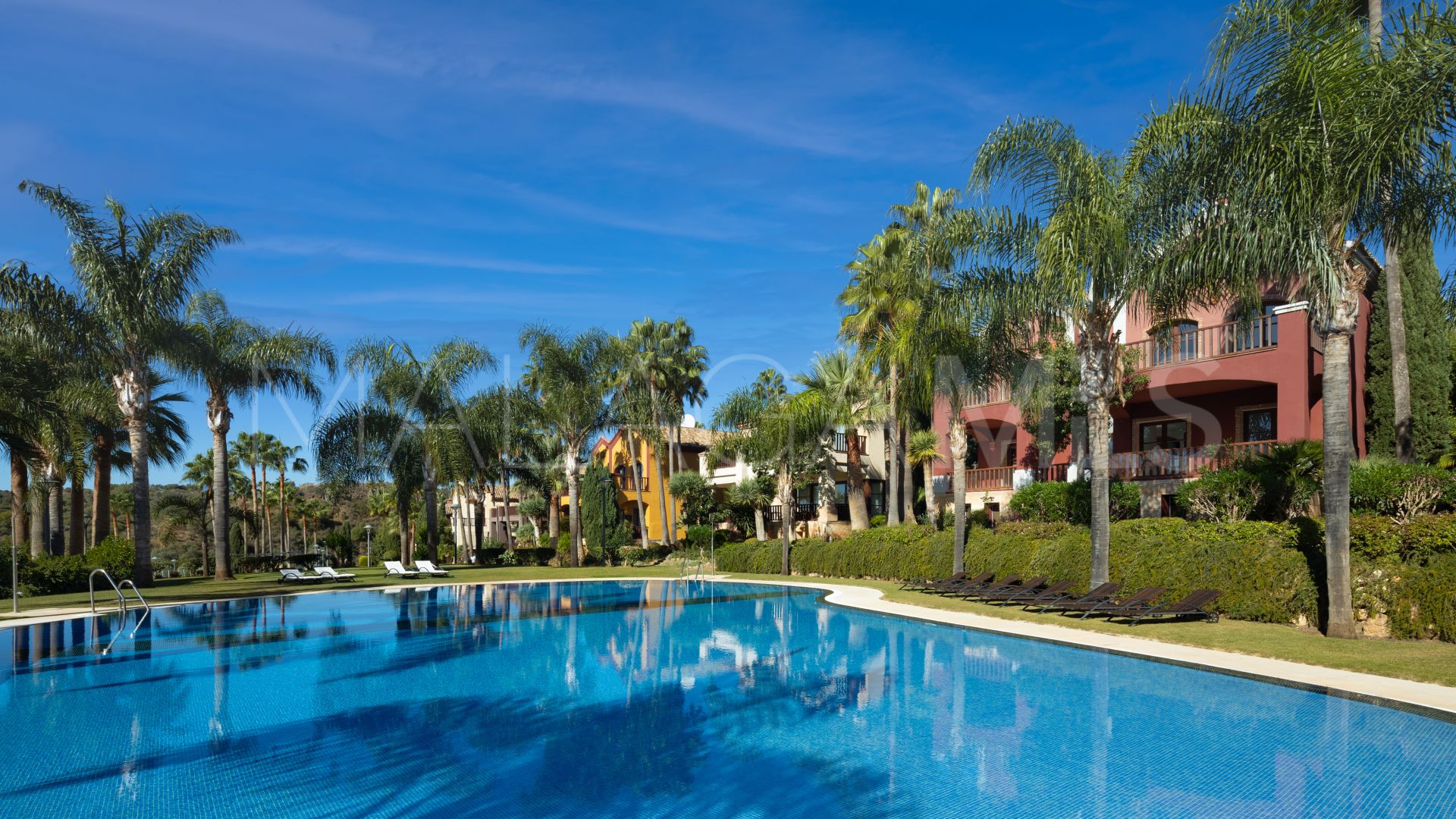 Marbella Golden Mile, adosado with 5 bedrooms a la venta