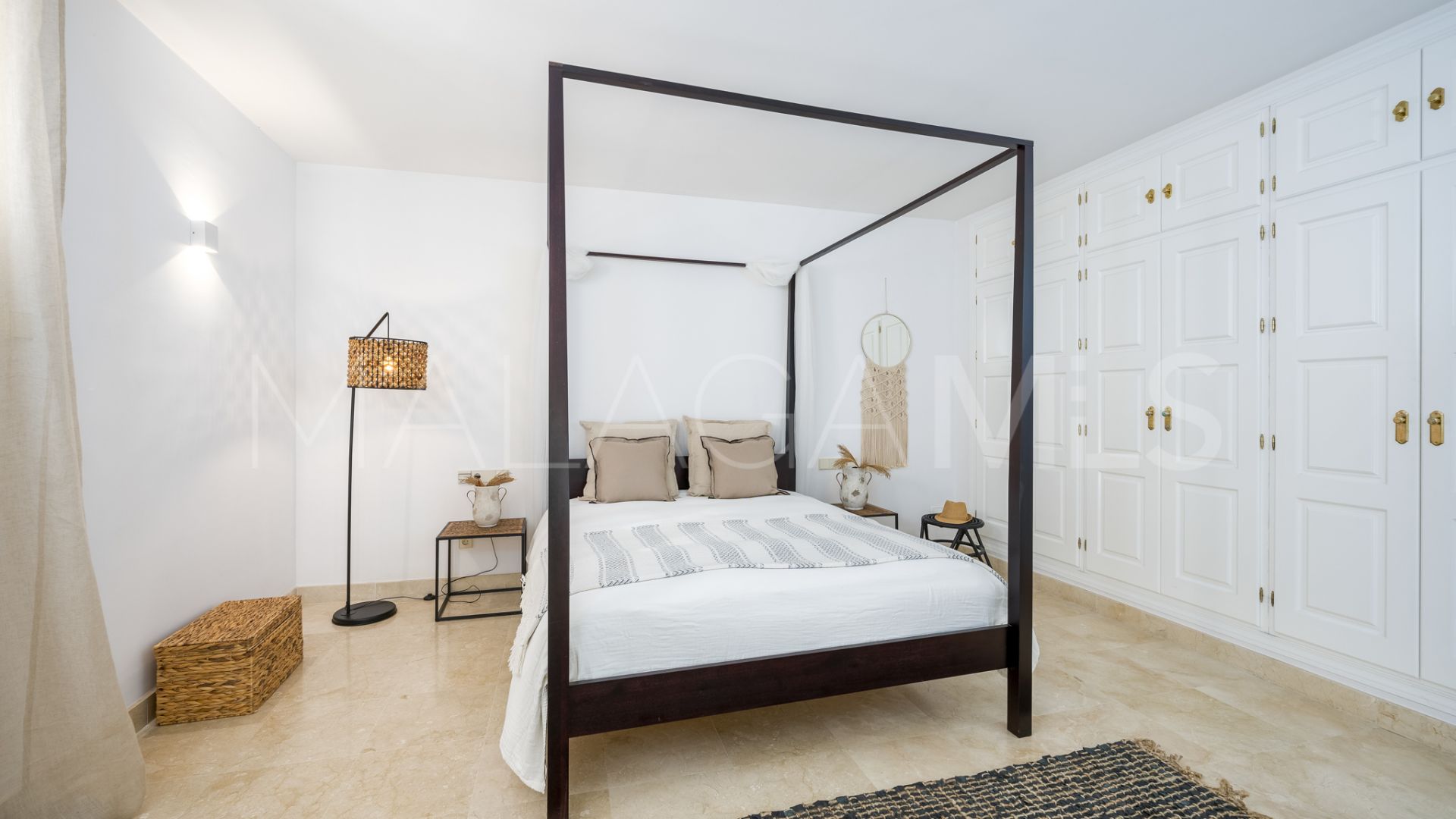 Villa de 6 bedrooms for sale in Los Monteros