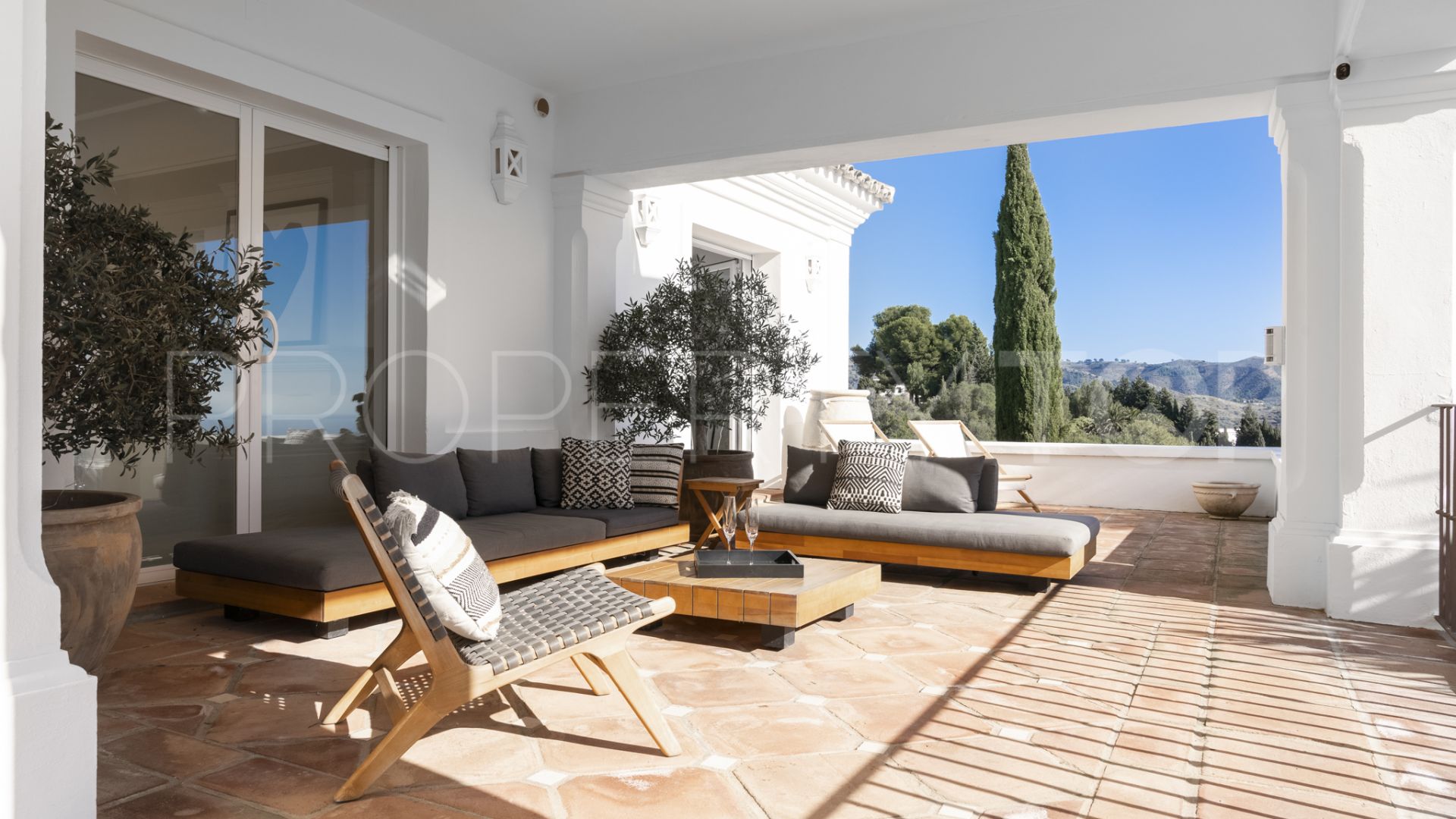 Villa de 6 dormitorios en venta en Los Monteros