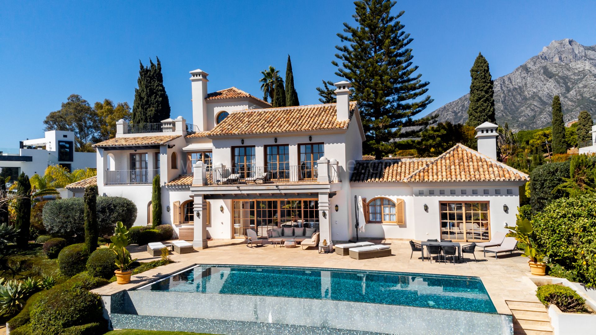 Luxuriöse Villa zur Kurzzeitmiete in Marbella Golden Mile