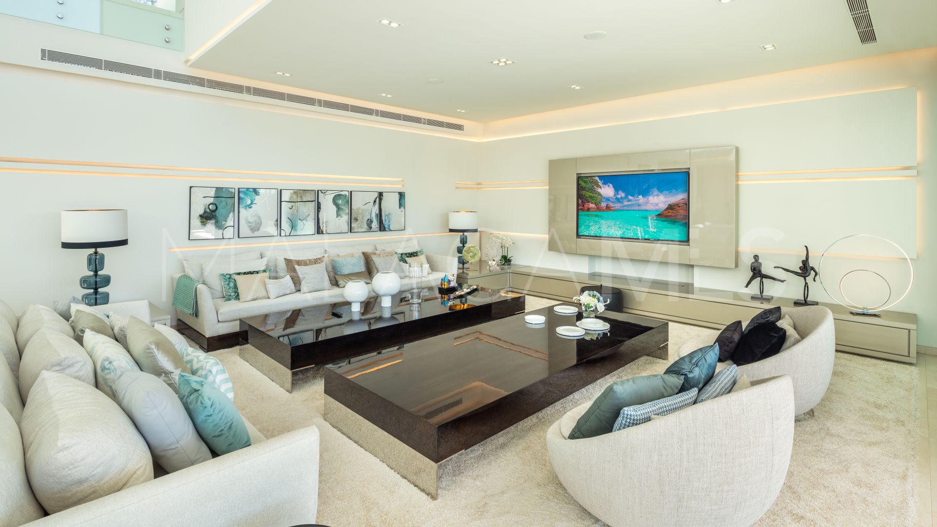 Buy La Cerquilla villa