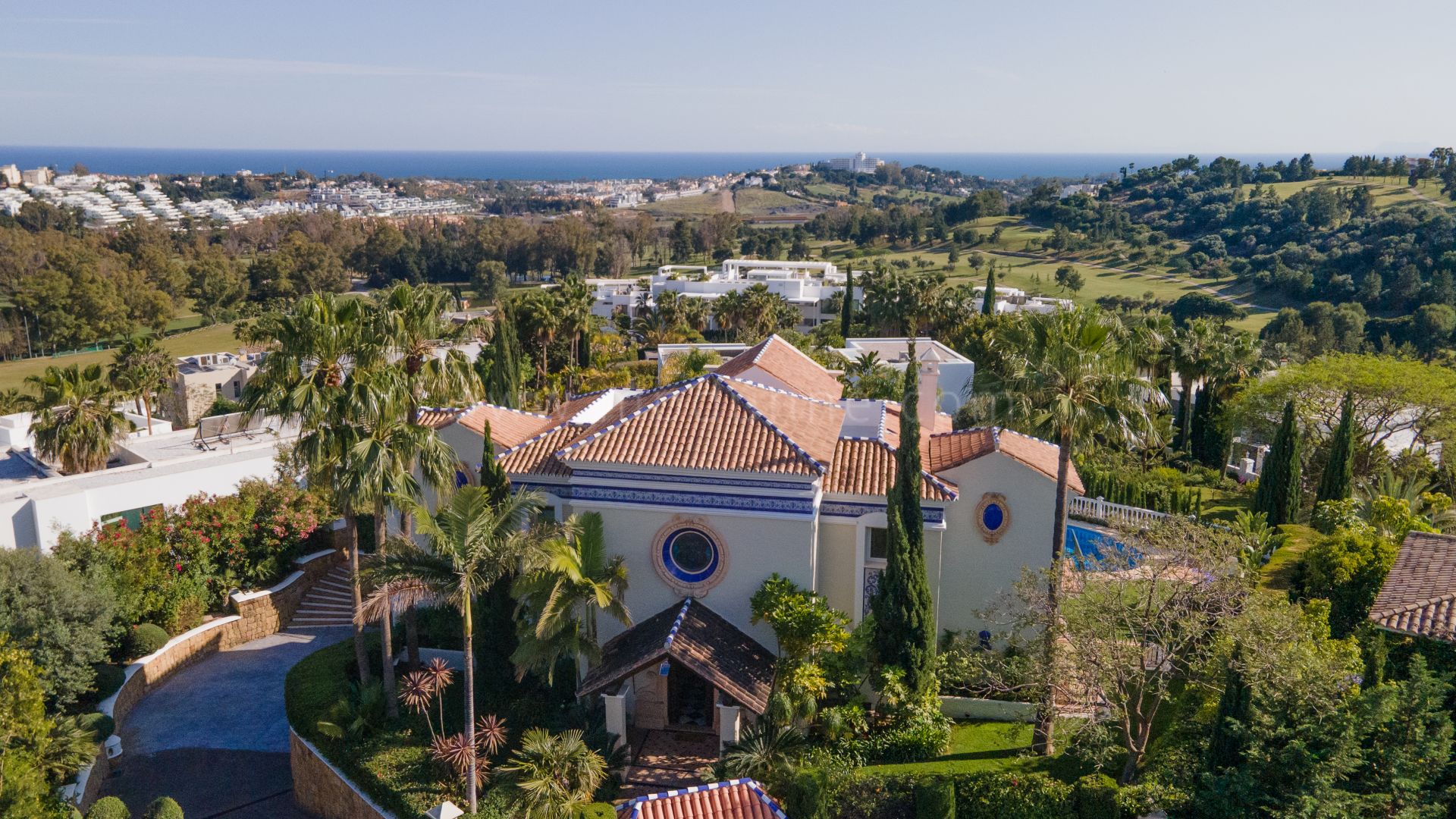 Villa Haveli - Villa Tradicional con Vistas al Mar en Urbanización Fantastico