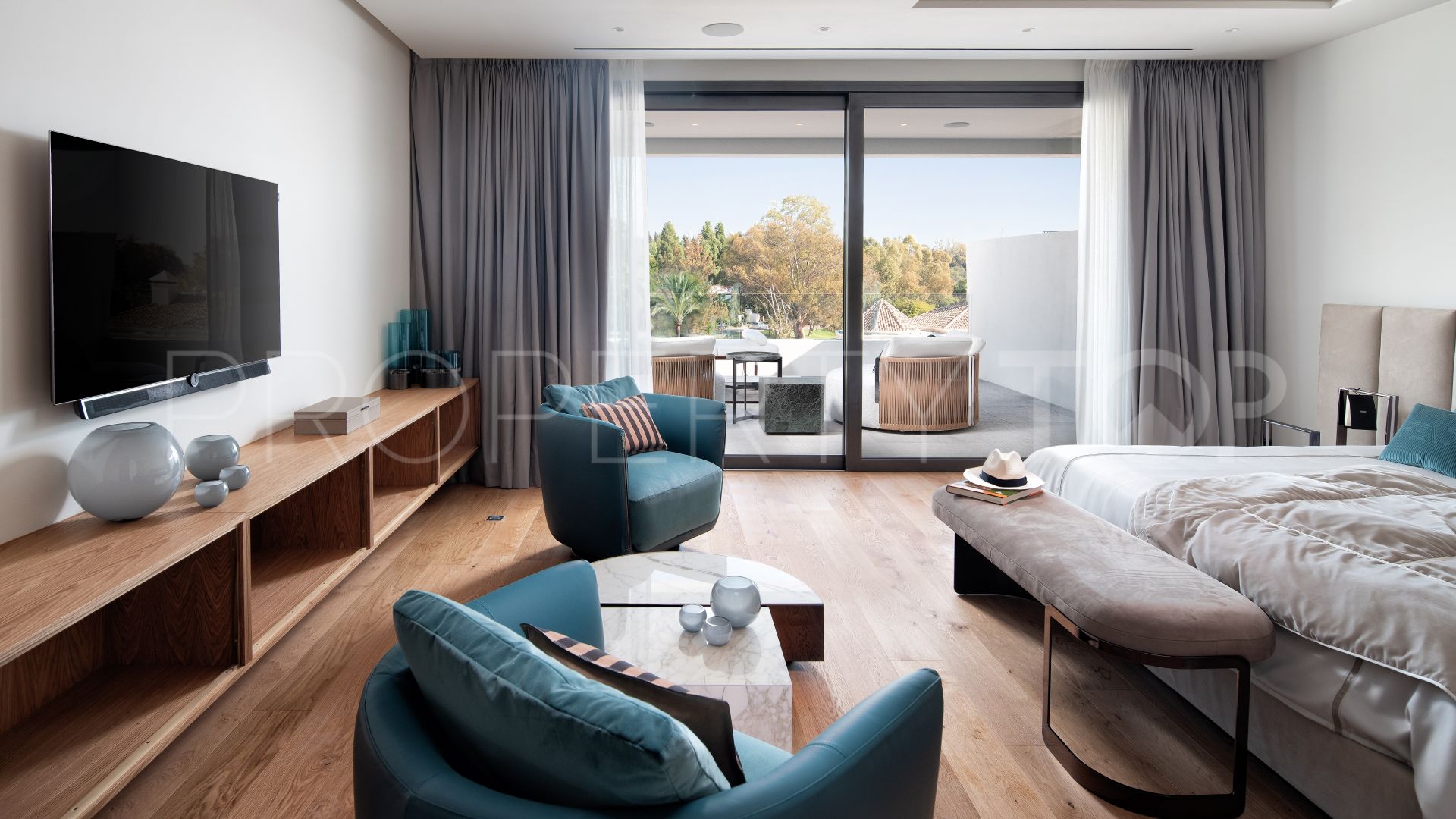 Se vende duplex con 5 dormitorios en Epic Marbella