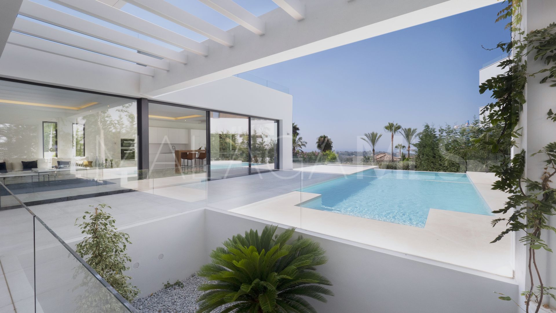 Buy villa with 5 bedrooms in La Alqueria