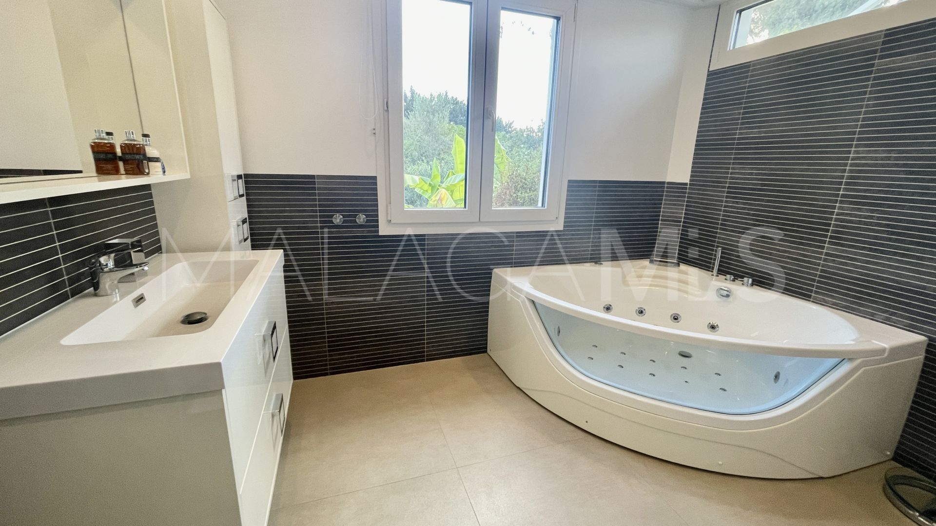Villa for sale in San Pedro Playa