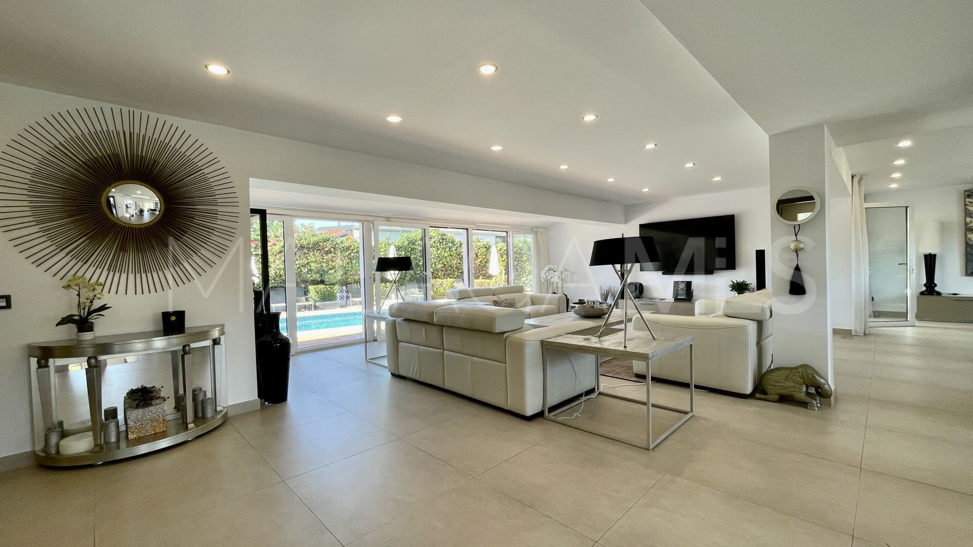 Villa for sale in San Pedro Playa