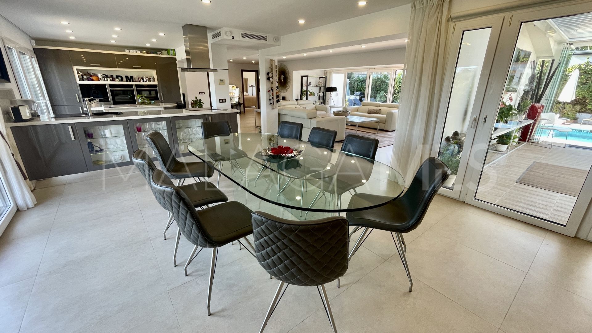 Villa for sale in San Pedro Playa