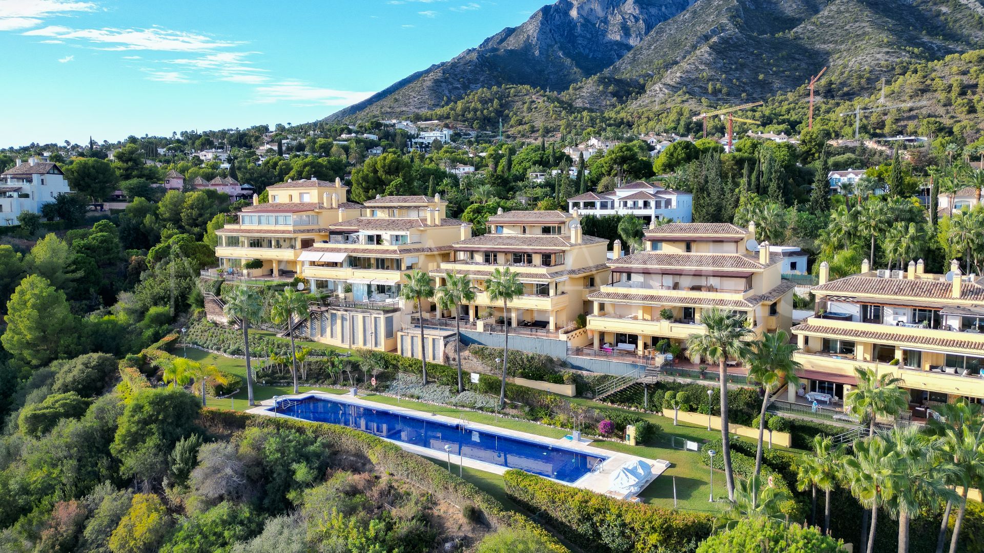 Atico duplex for sale in Condado de Sierra Blanca de 3 bedrooms