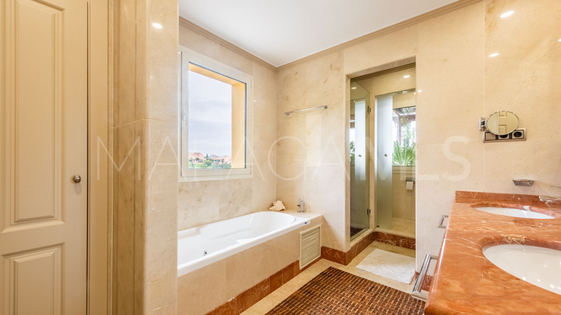 Atico duplex for sale in Condado de Sierra Blanca de 3 bedrooms
