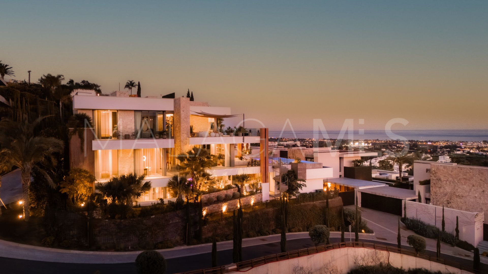 The Hills 6 bedrooms villa for sale
