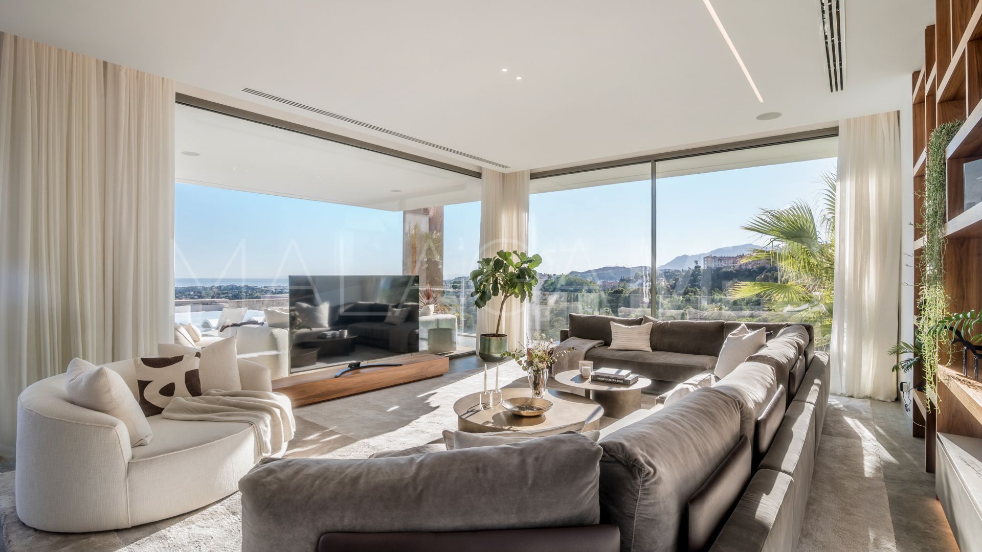 The Hills 6 bedrooms villa for sale