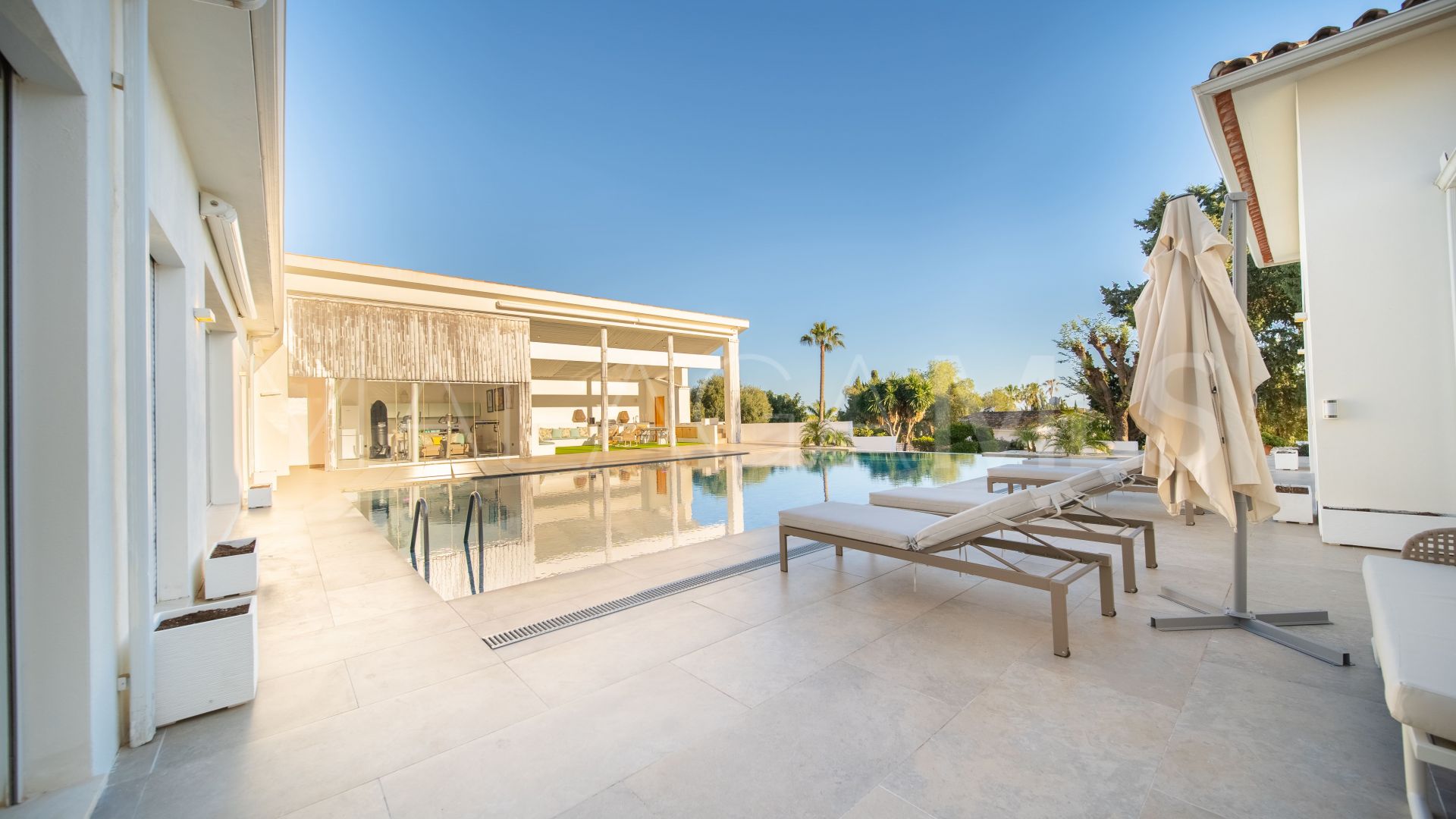 Villa for sale in Guadalmina Alta