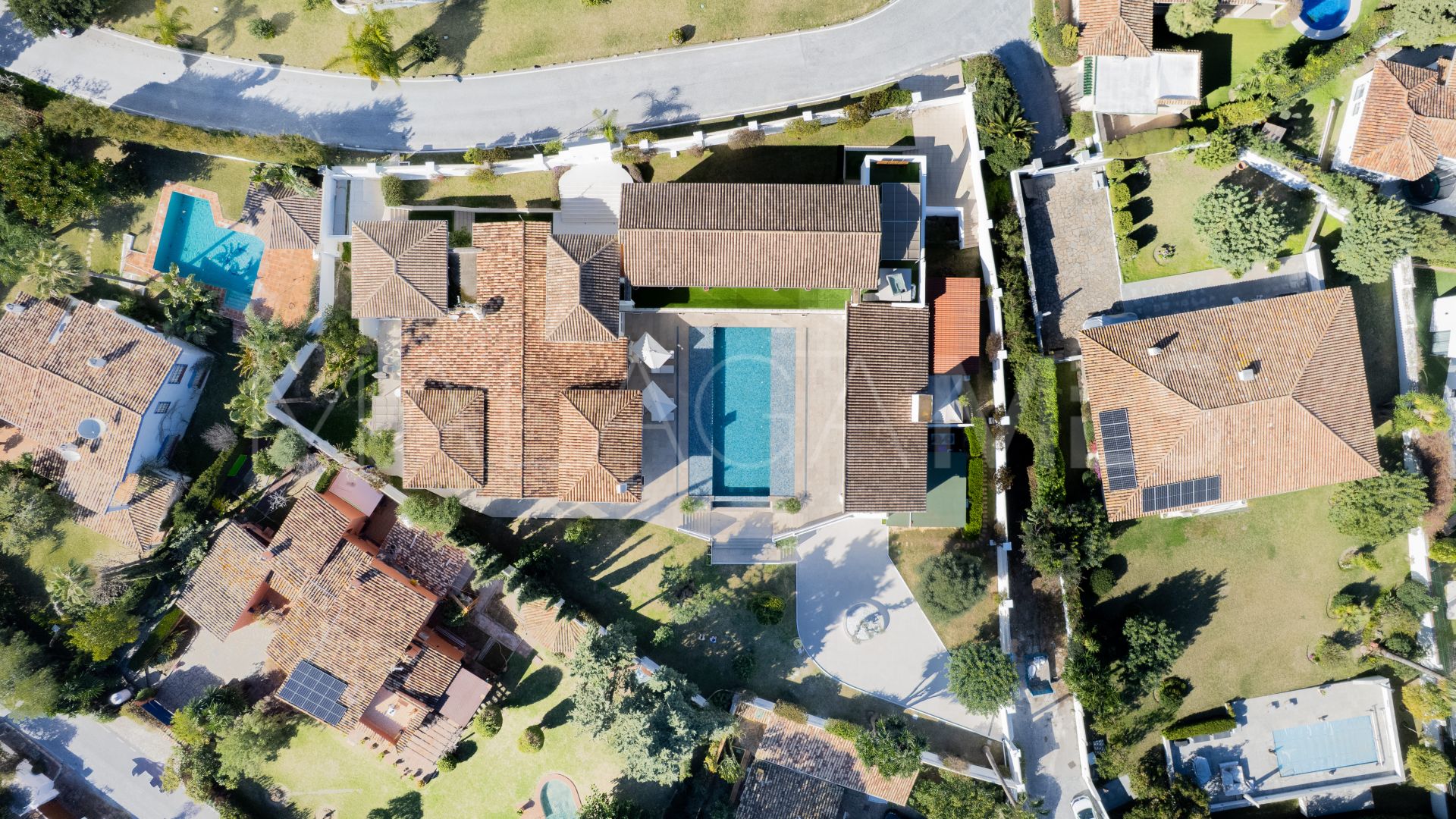 Villa for sale in Guadalmina Alta