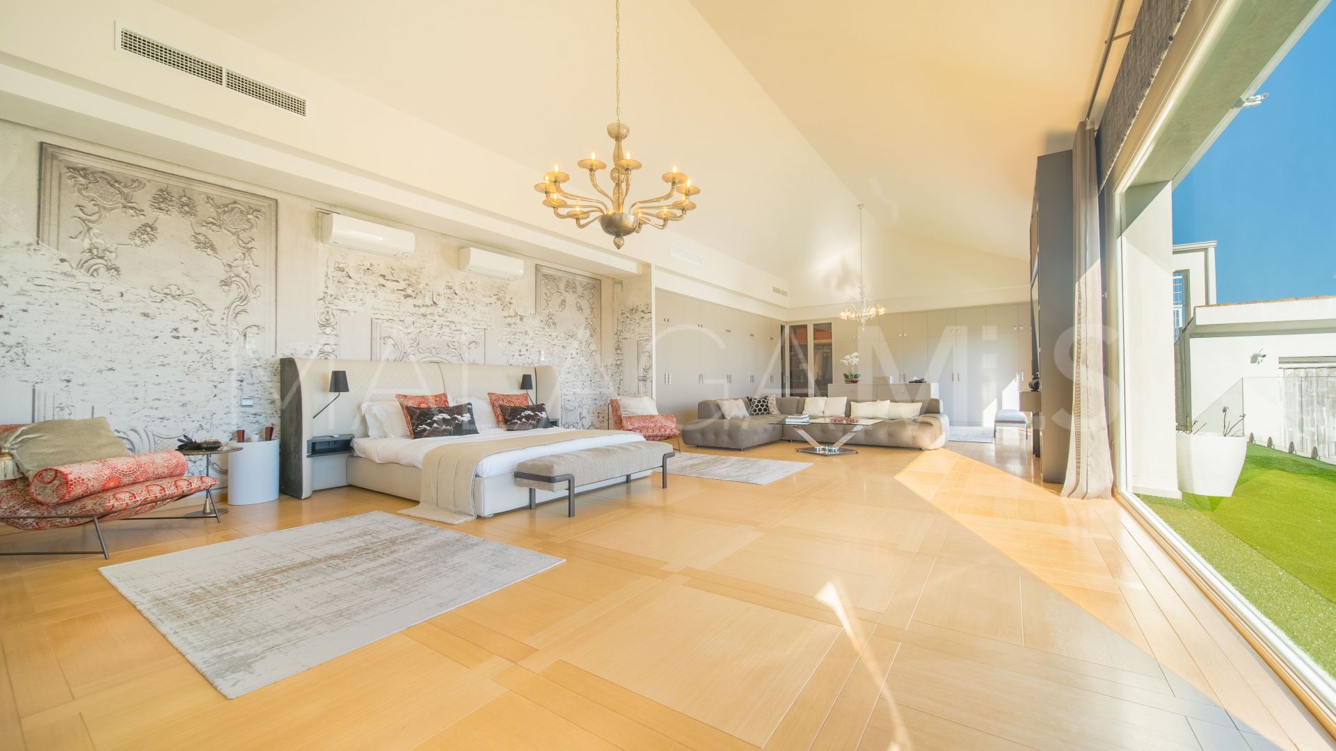 Villa for sale in Guadalmina Alta