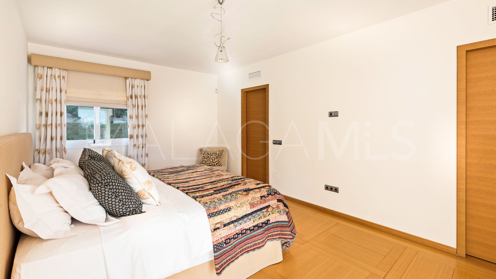 Villa for sale in Guadalmina Alta