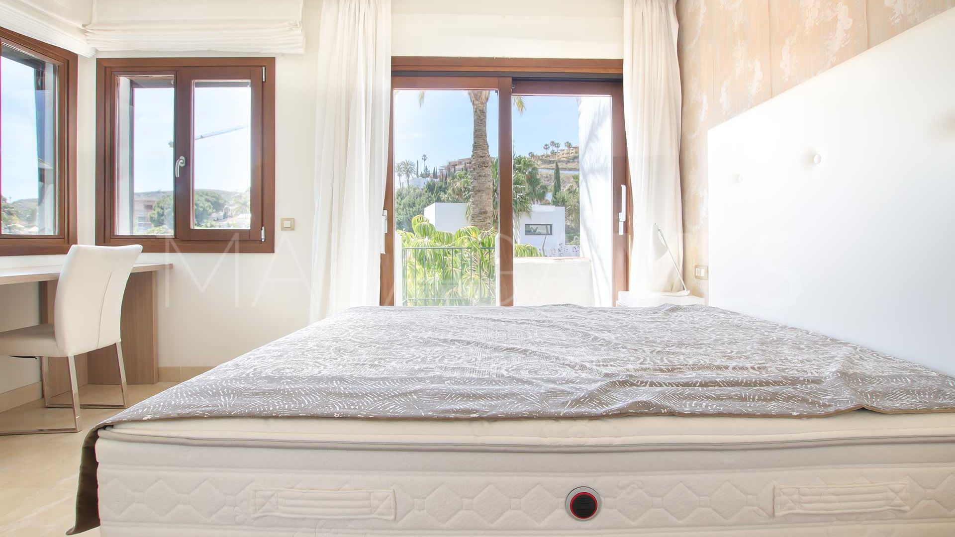 For sale Mirador del Paraiso town house