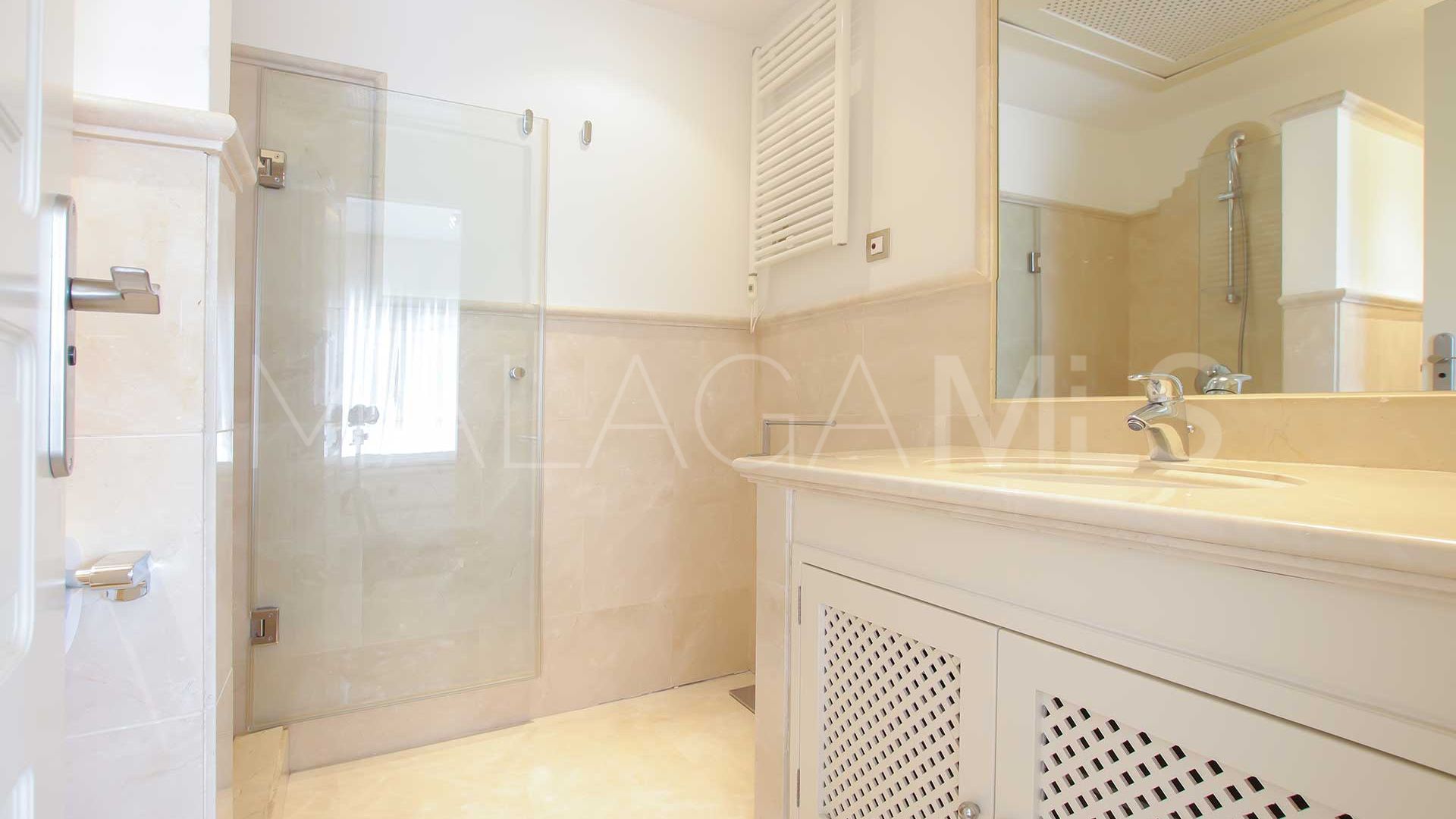 For sale Mirador del Paraiso town house
