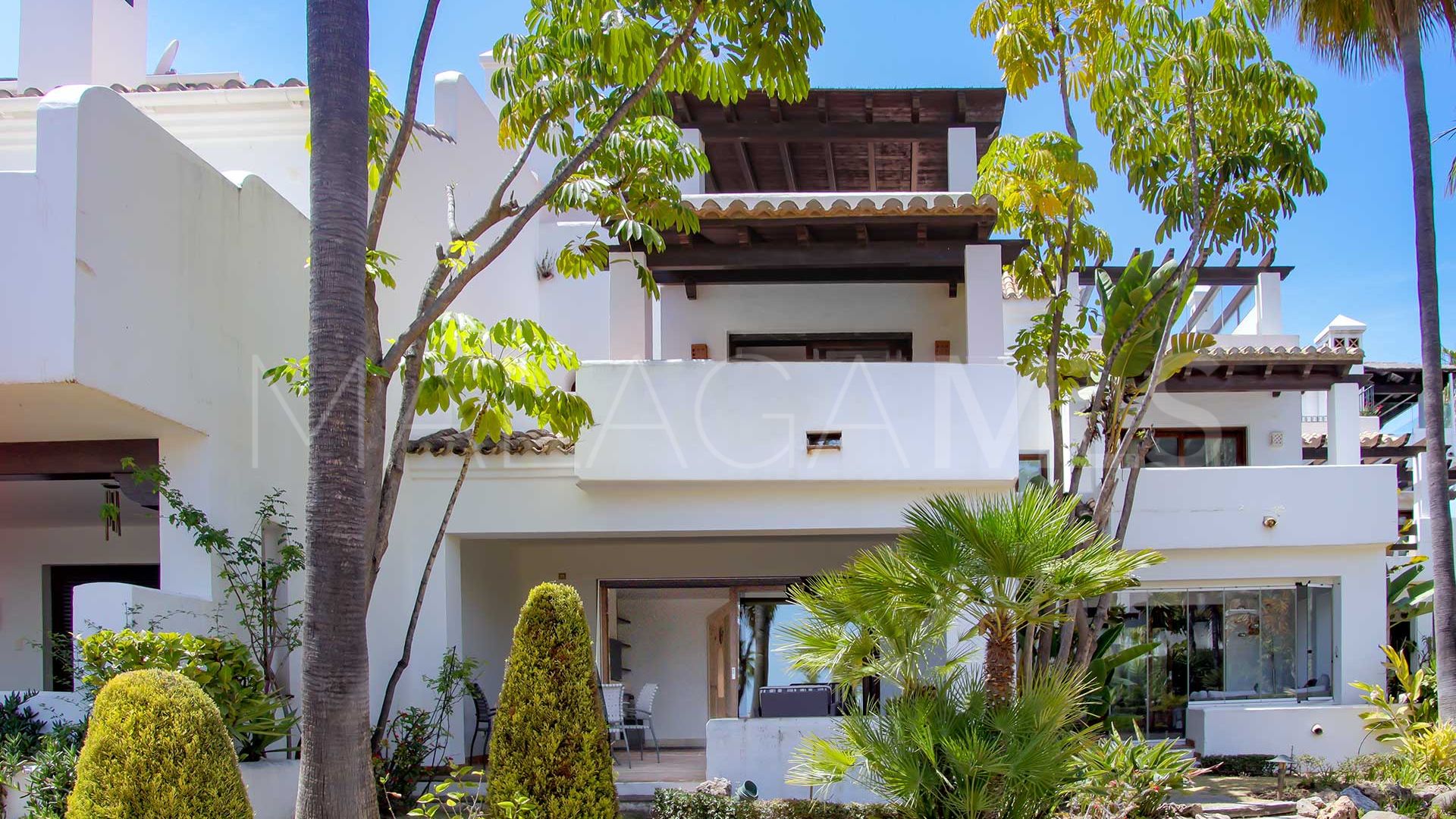 For sale Mirador del Paraiso town house