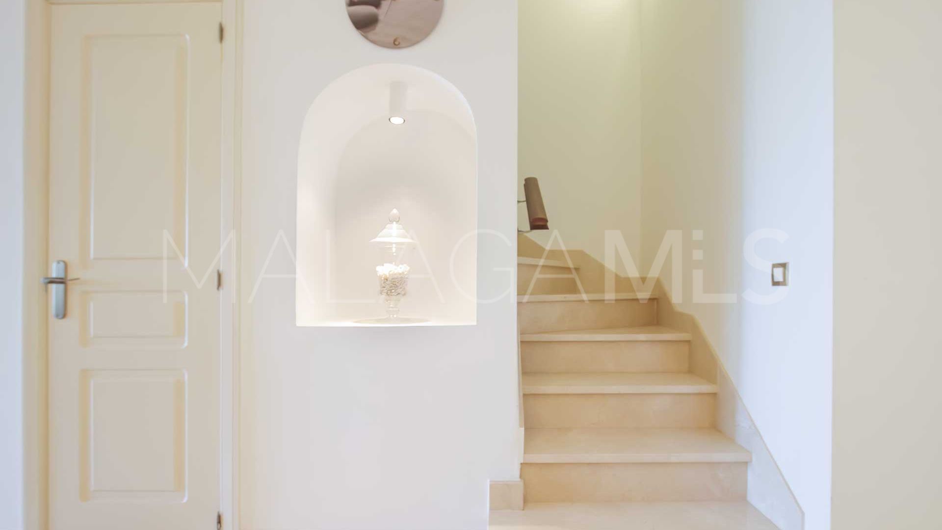 For sale Mirador del Paraiso town house