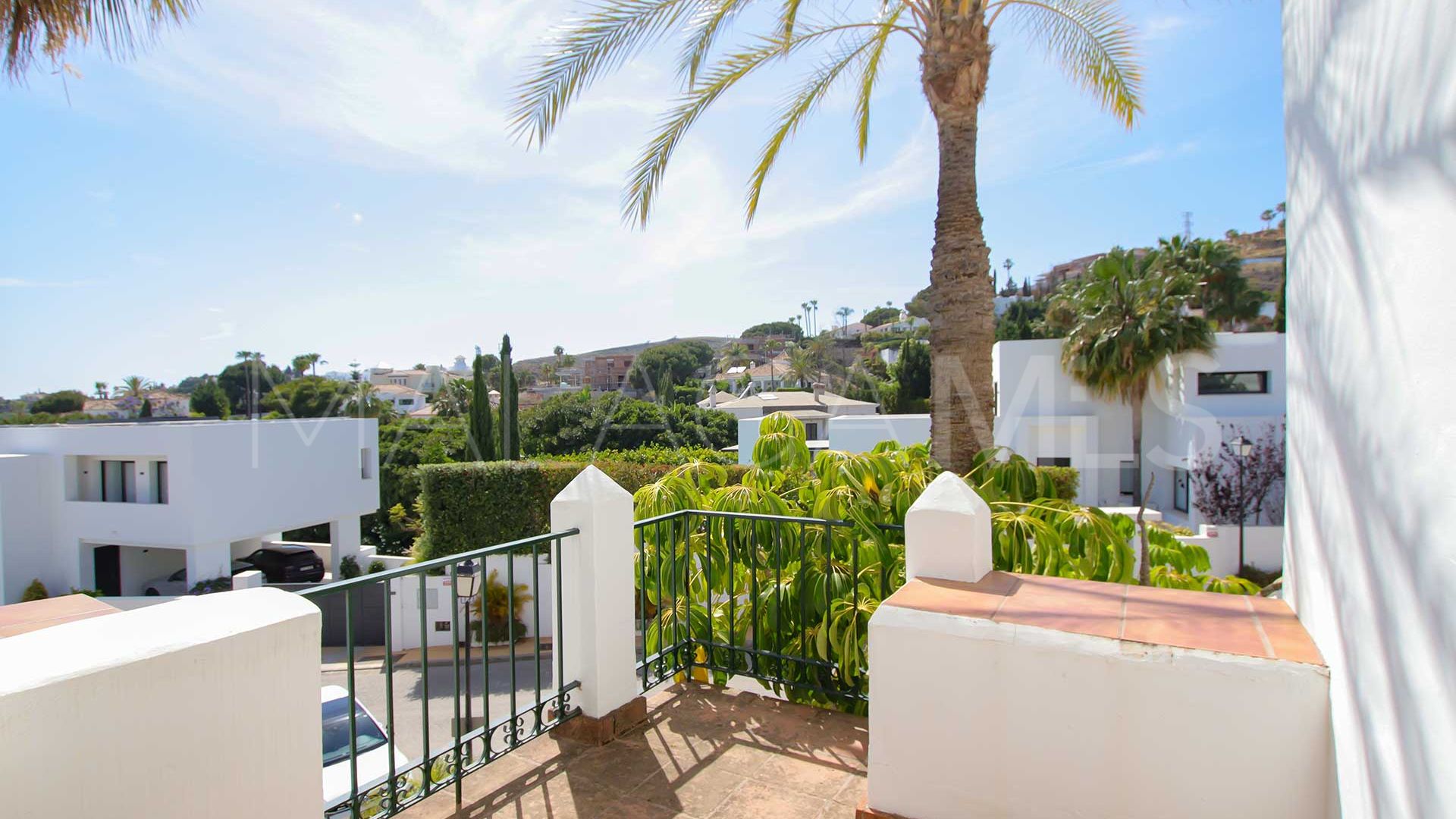 For sale Mirador del Paraiso town house