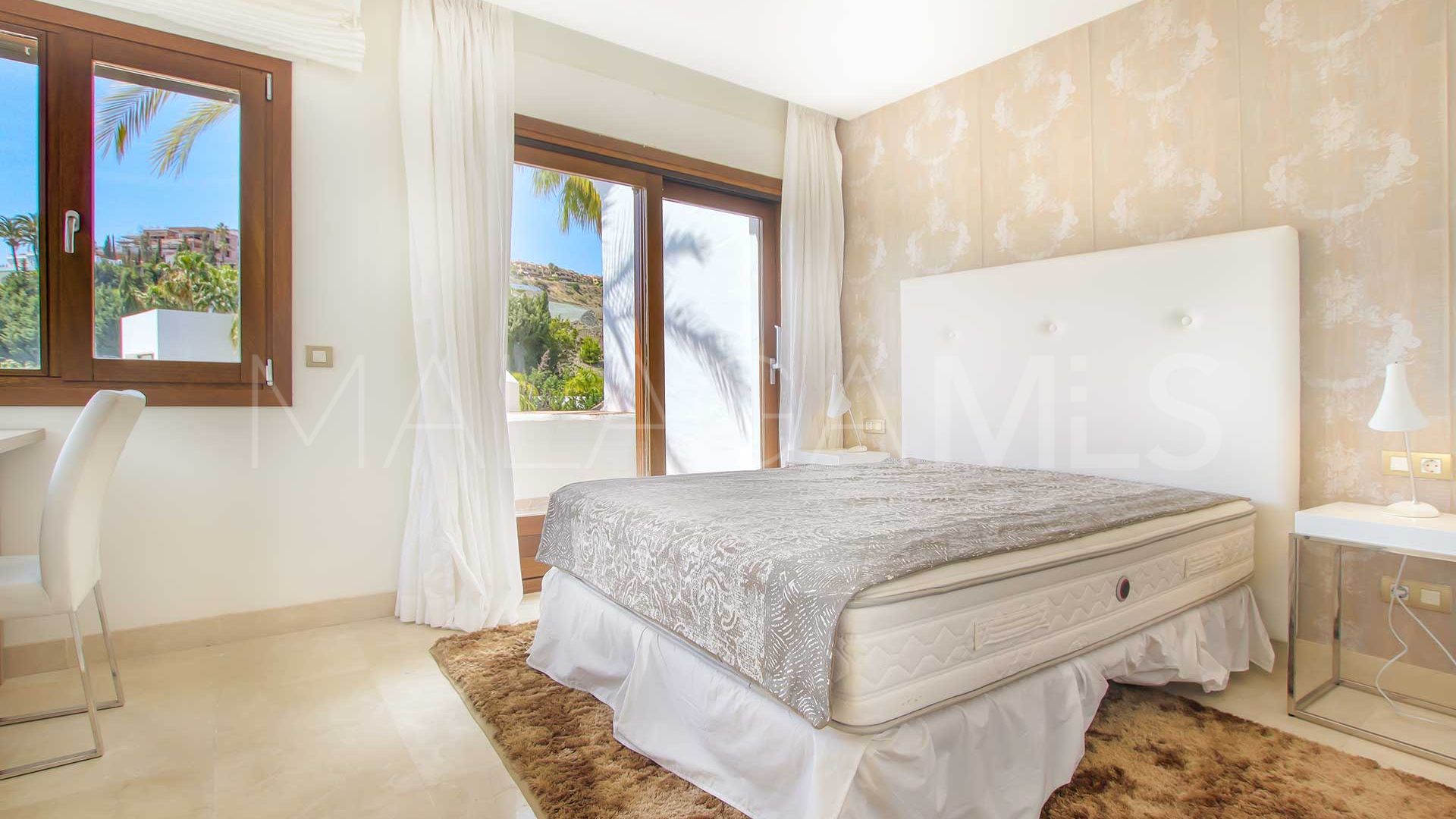For sale Mirador del Paraiso town house