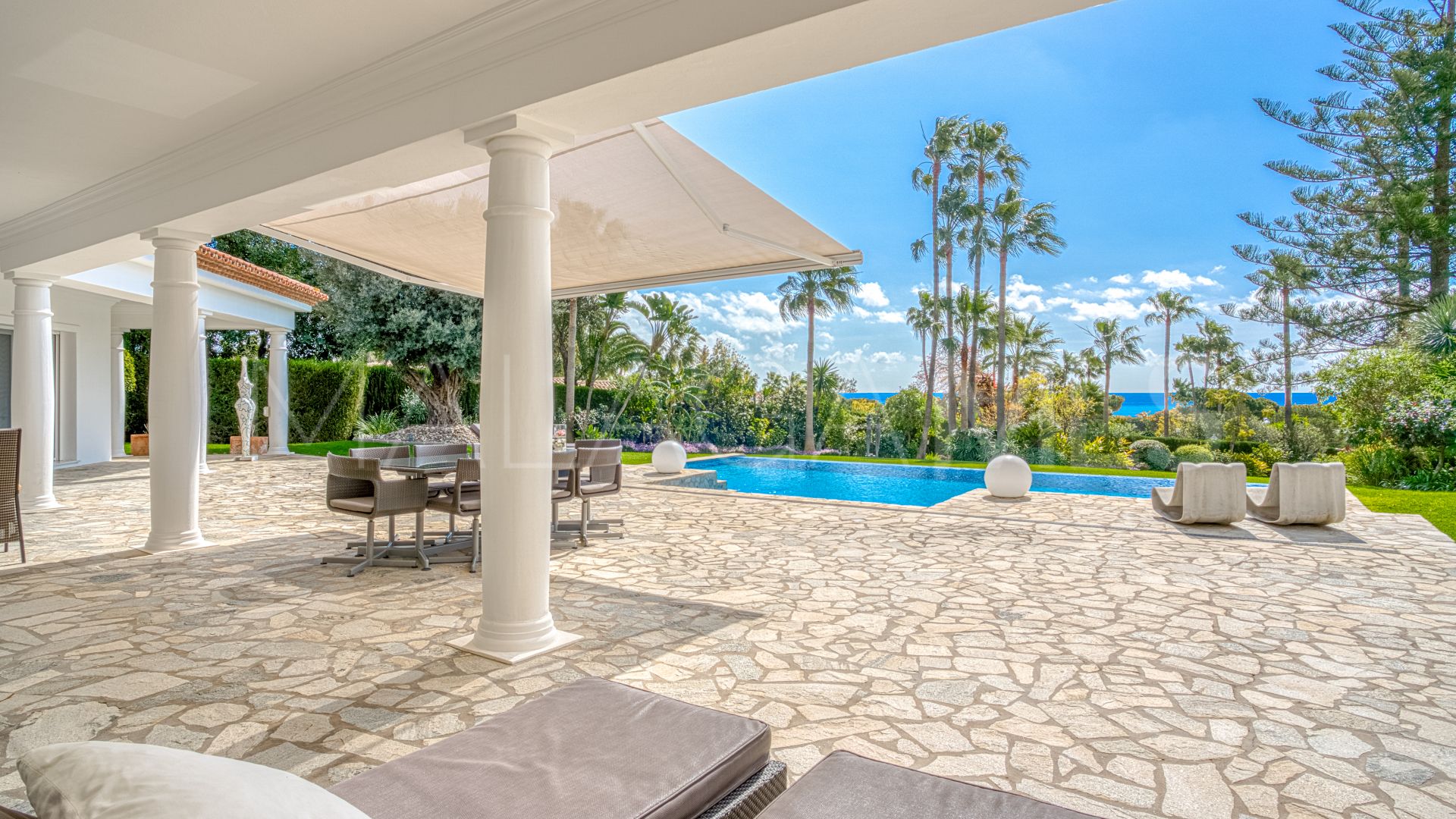 Villa for sale in Hacienda las Chapas