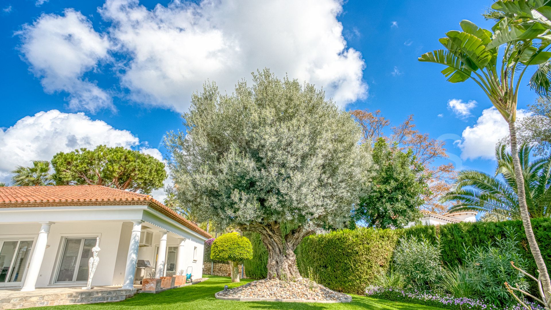 Villa for sale in Hacienda las Chapas