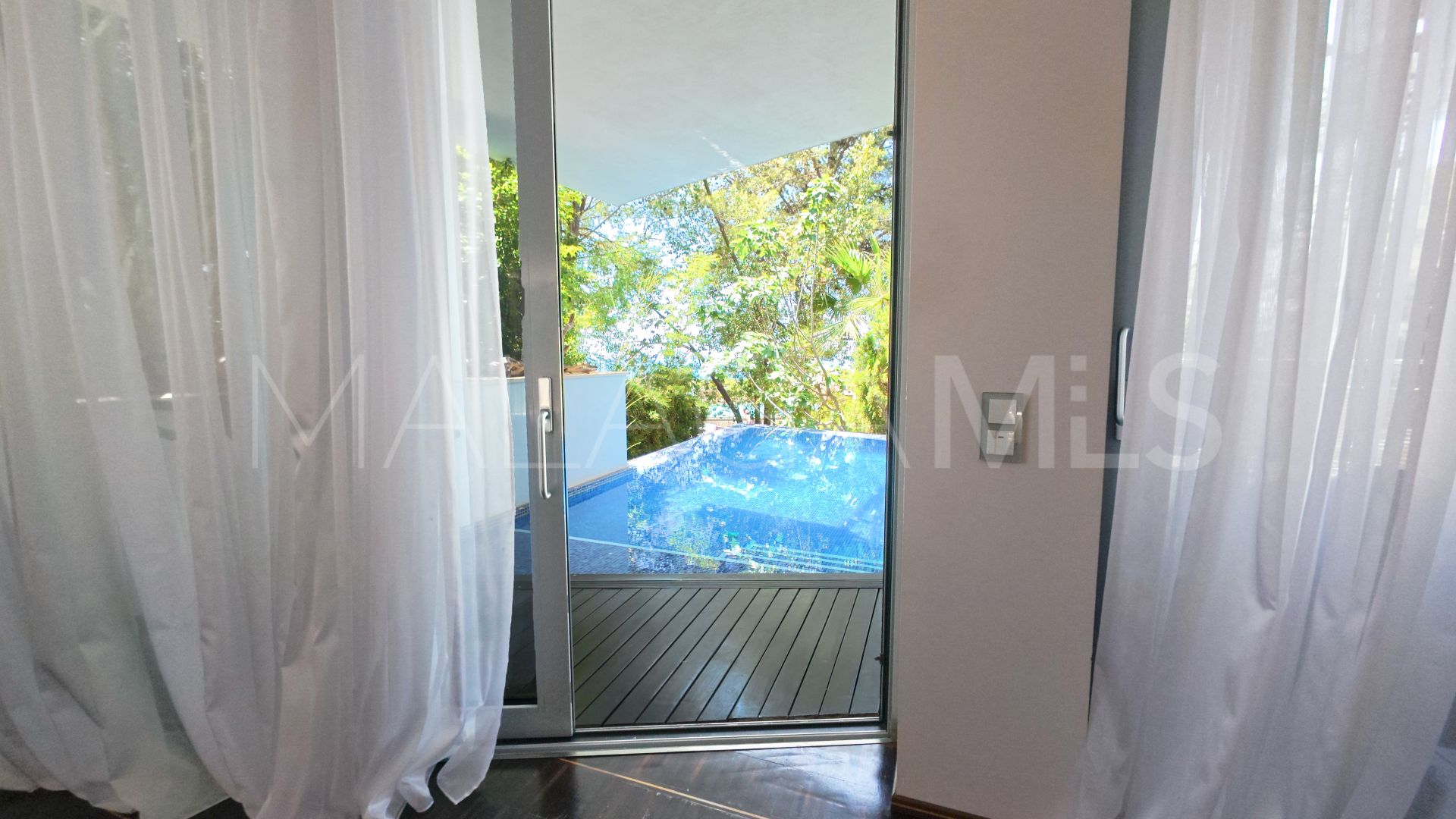 Parhus for sale in Meisho Hills