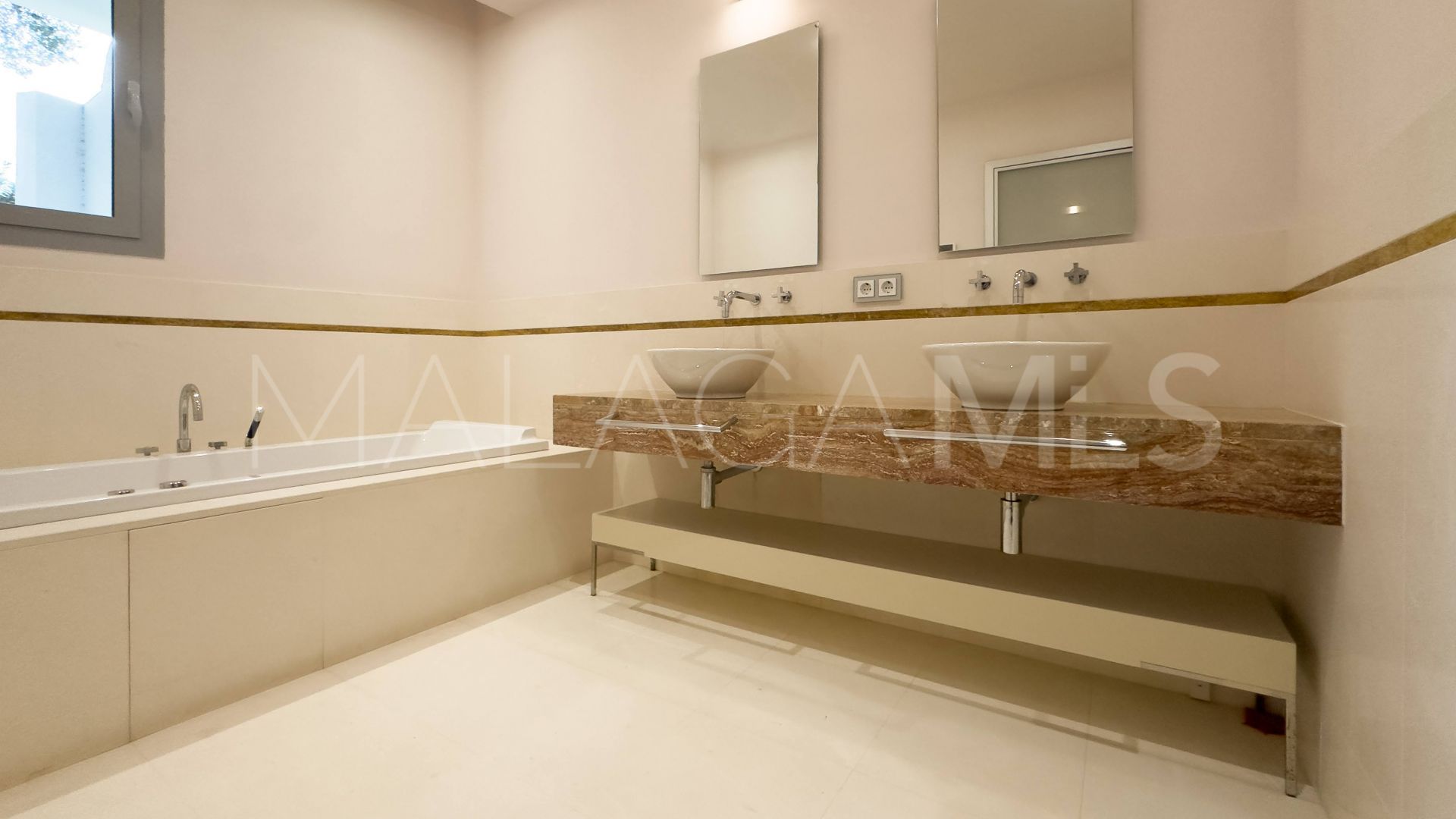 Semi detached house in Meisho Hills for sale