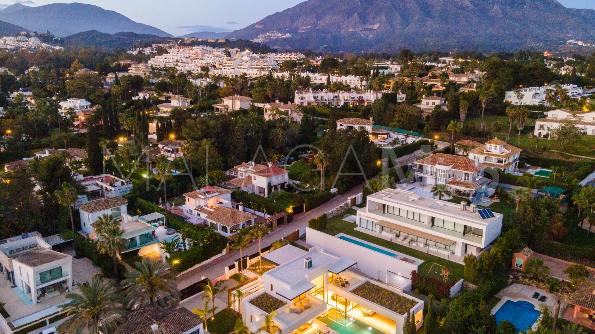 Villa for sale in Las Brisas