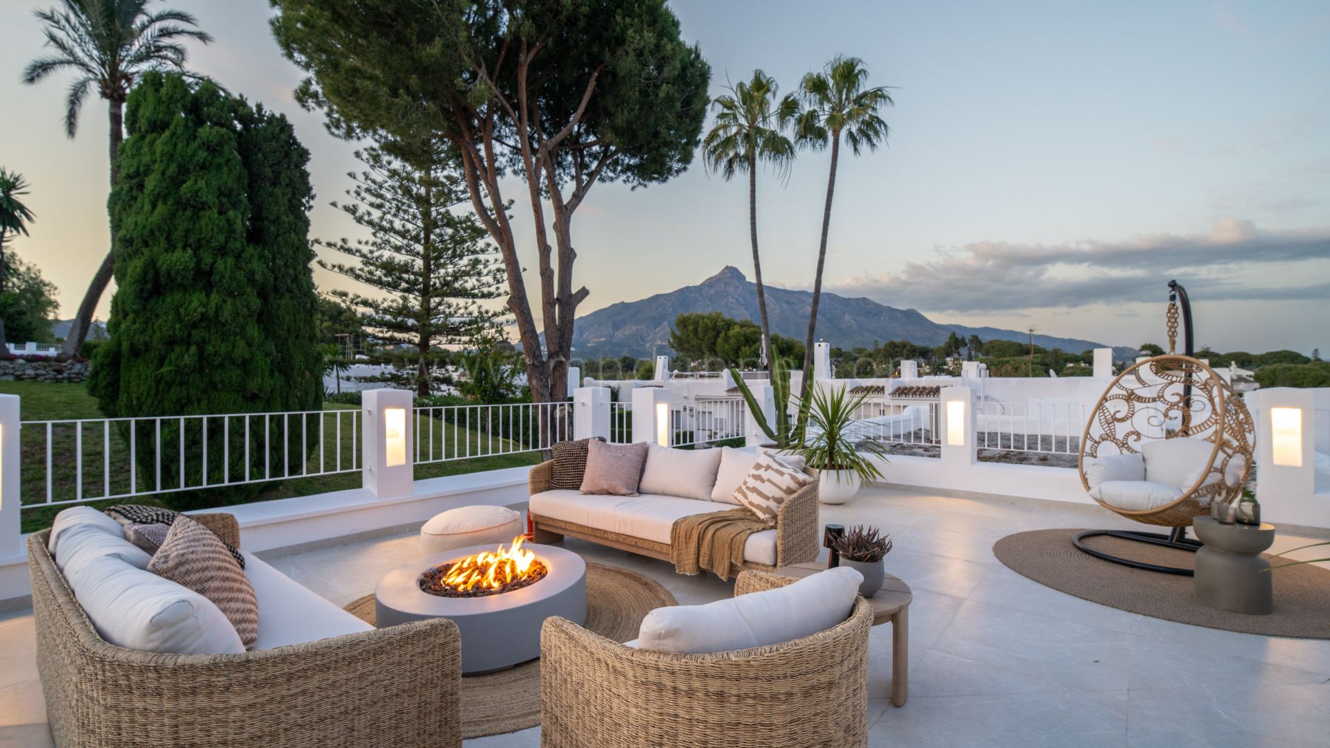 Reihenhaus mit Vier Schlafzimmern und Meerblick in Aloha