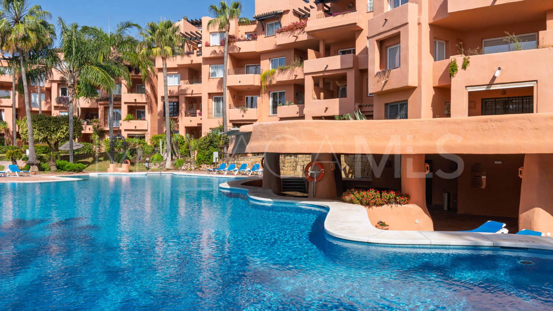 For sale apartment in Oasis de Marbella