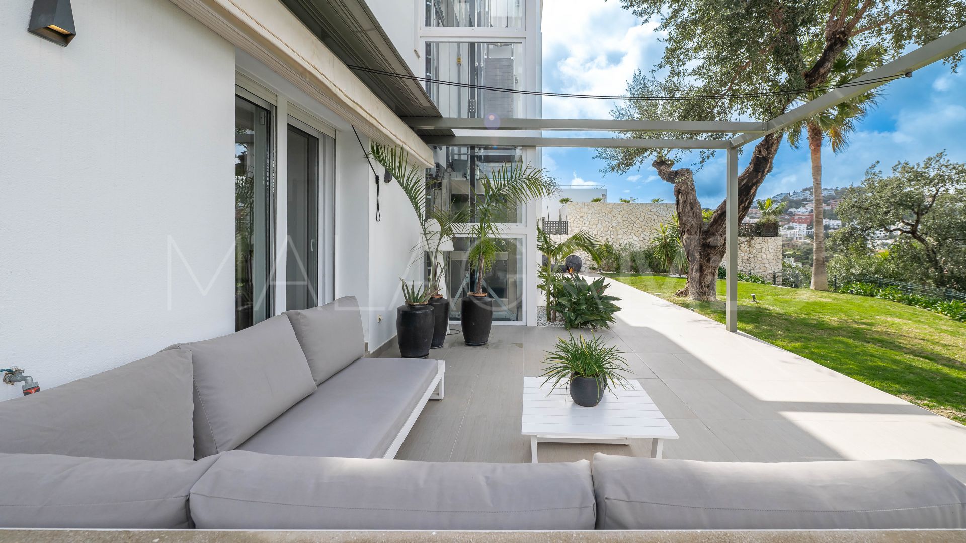 Villa for sale in La Mairena