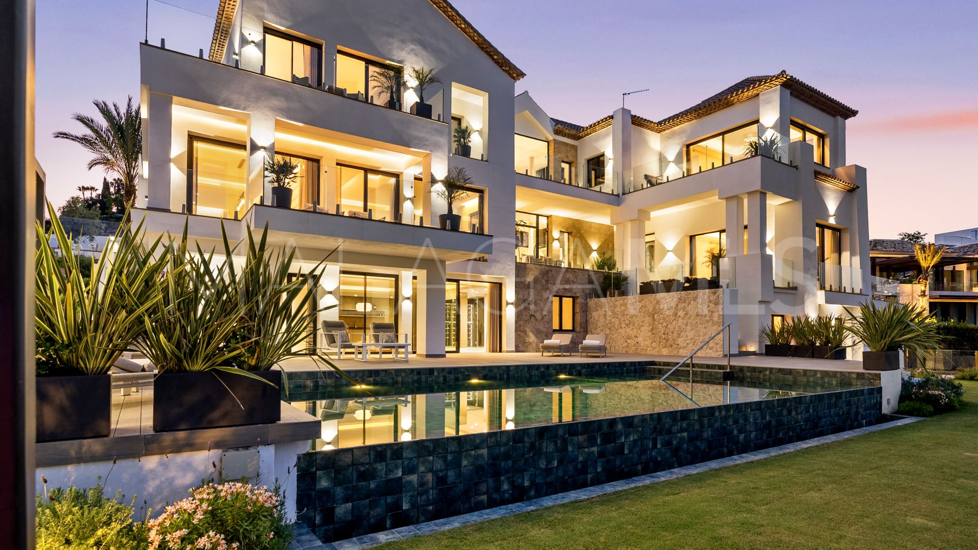 6 bedrooms villa for sale in Los Flamingos