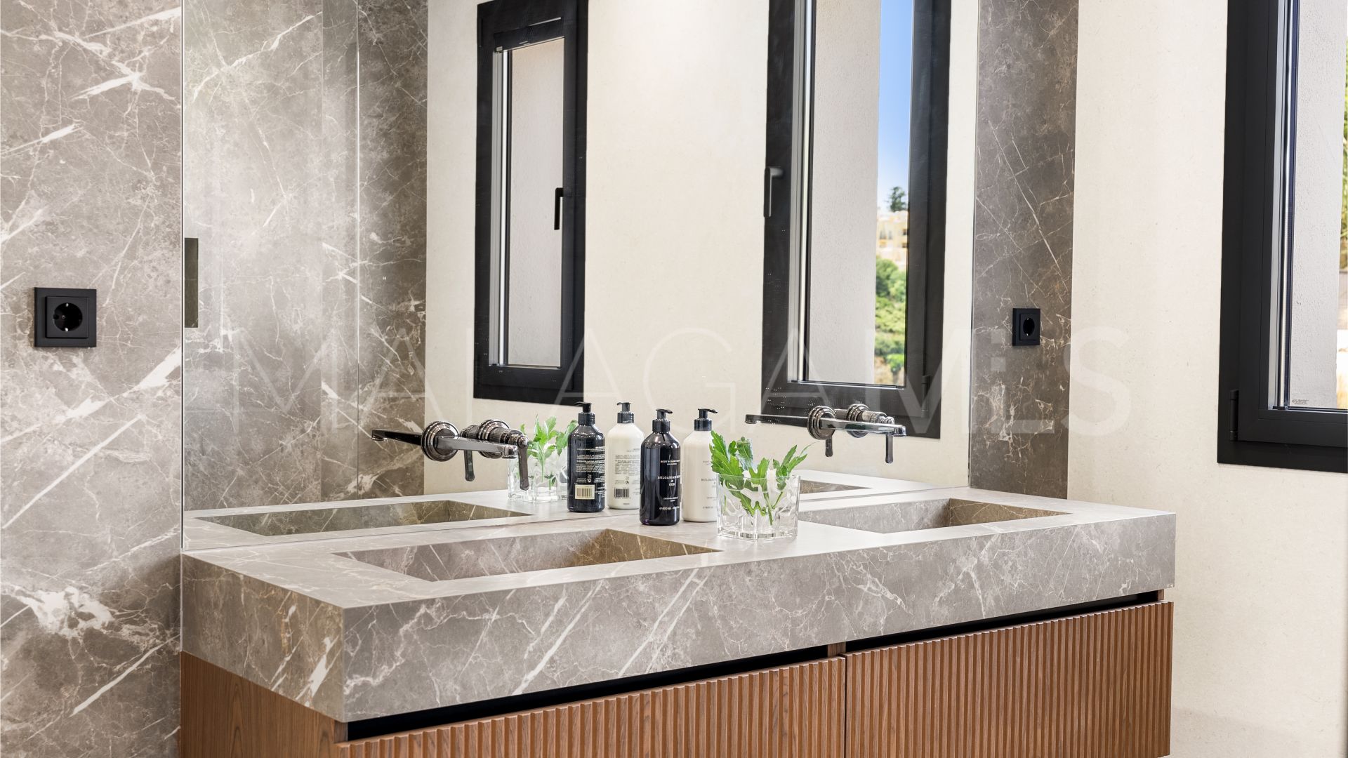 6 bedrooms villa for sale in Los Flamingos