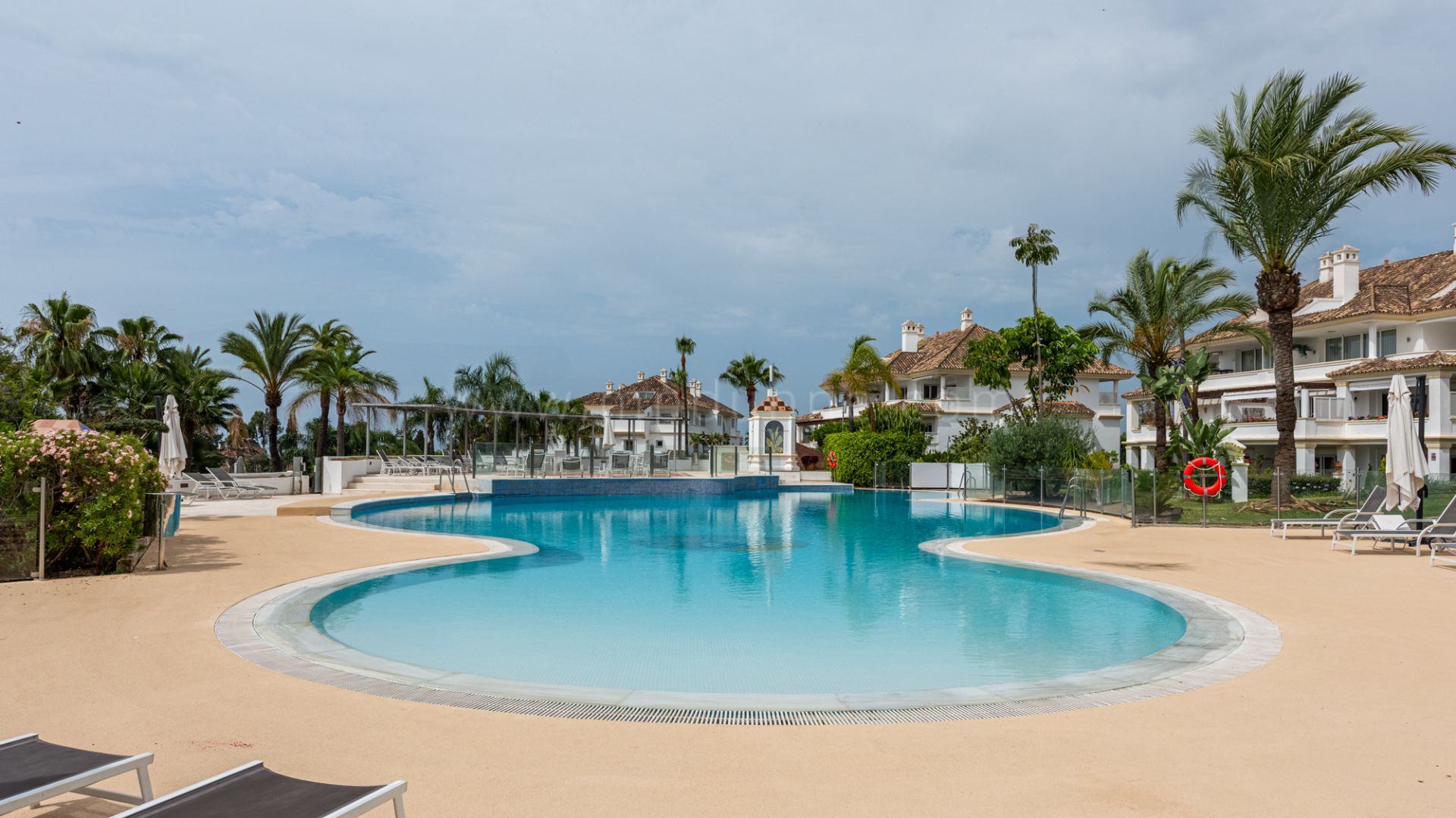 Apartamento de Tres Dormitorios en Monte Paraíso, Marbella